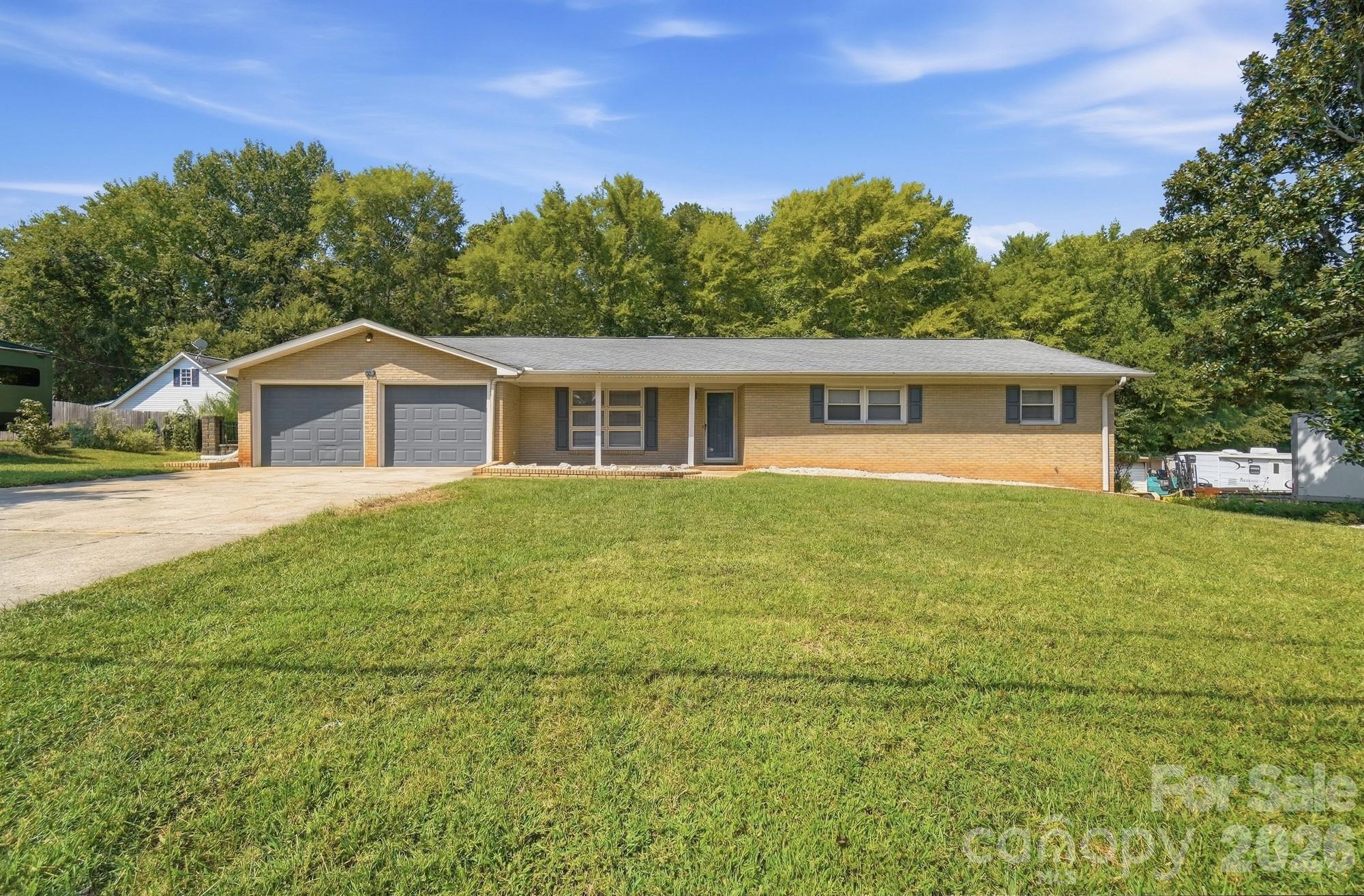 213 Lakeview Drive Property Photo 3
