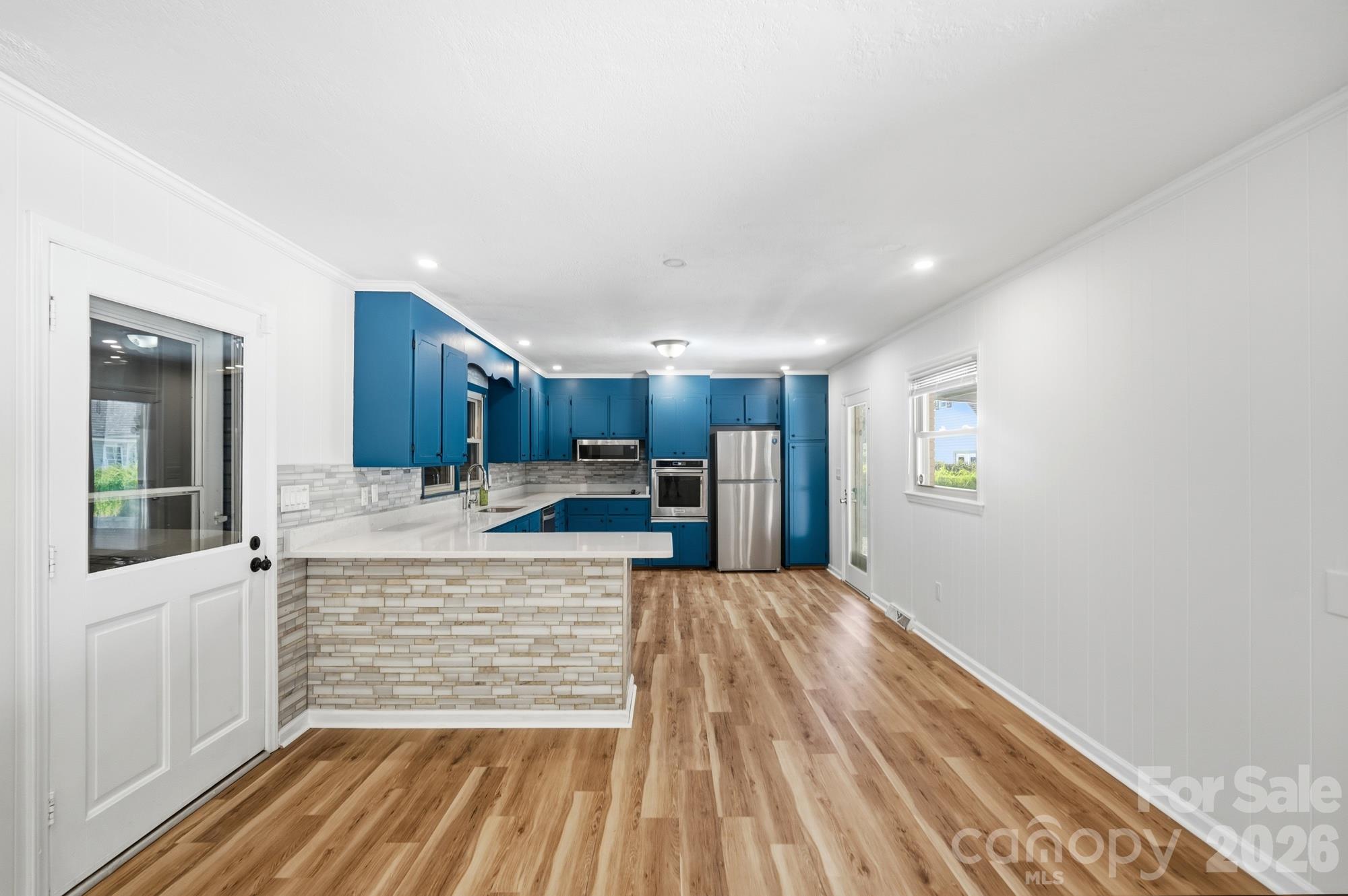 213 Lakeview Drive Property Photo 4