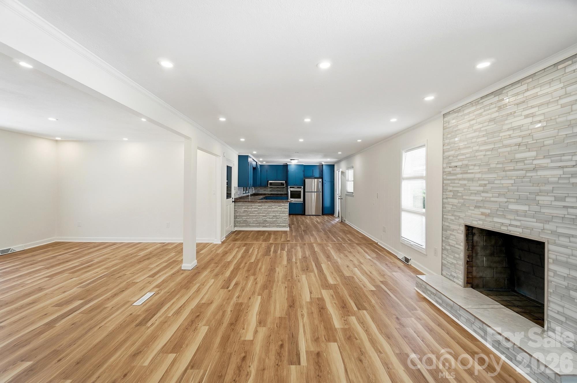 213 Lakeview Drive Property Photo 9