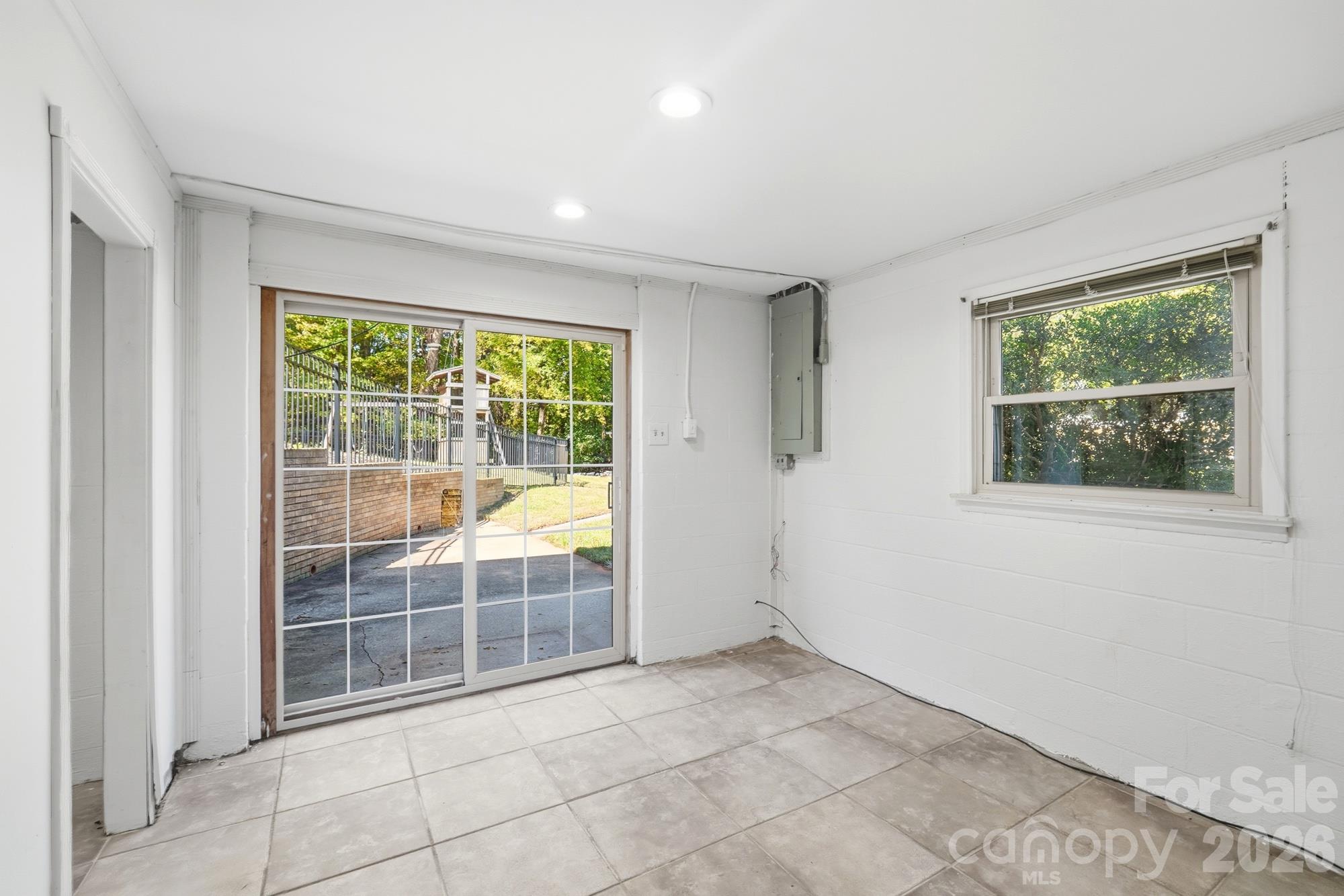 213 Lakeview Drive Property Photo 13