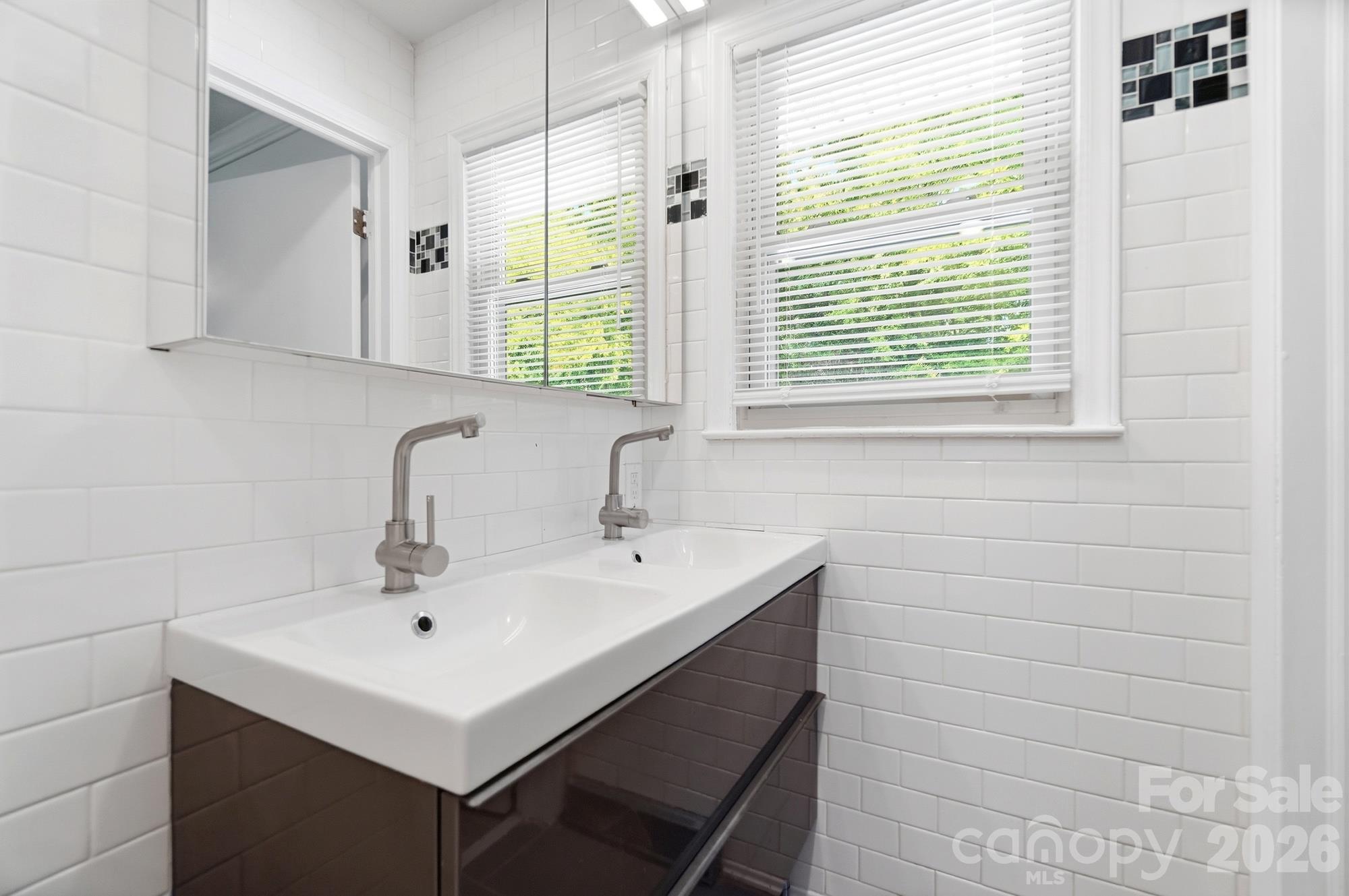 213 Lakeview Drive Property Photo 20