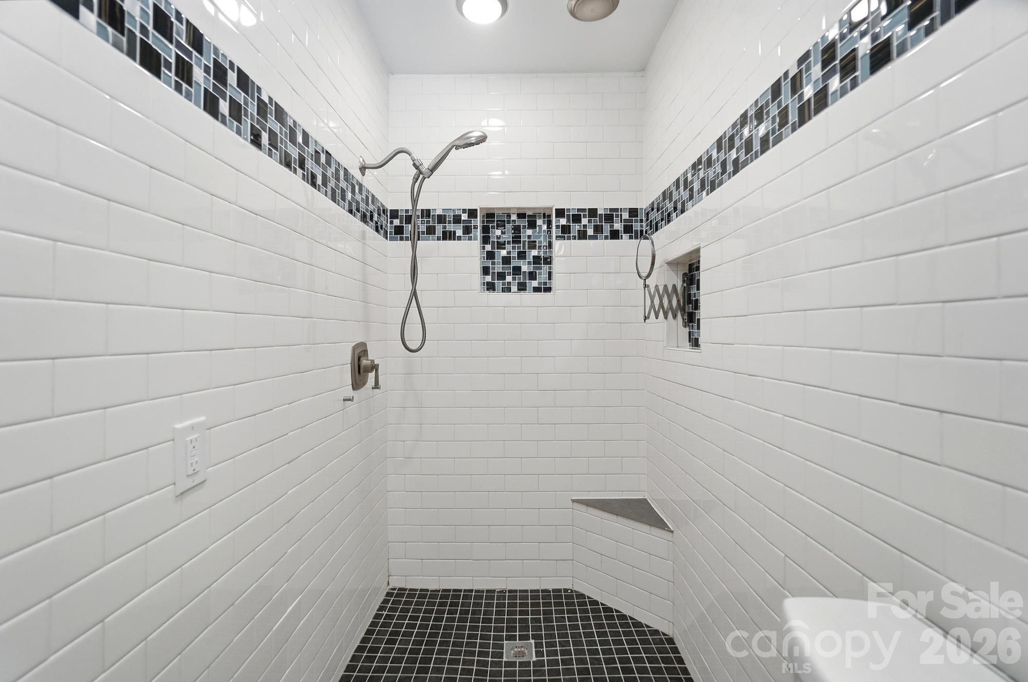 213 Lakeview Drive Property Photo 21