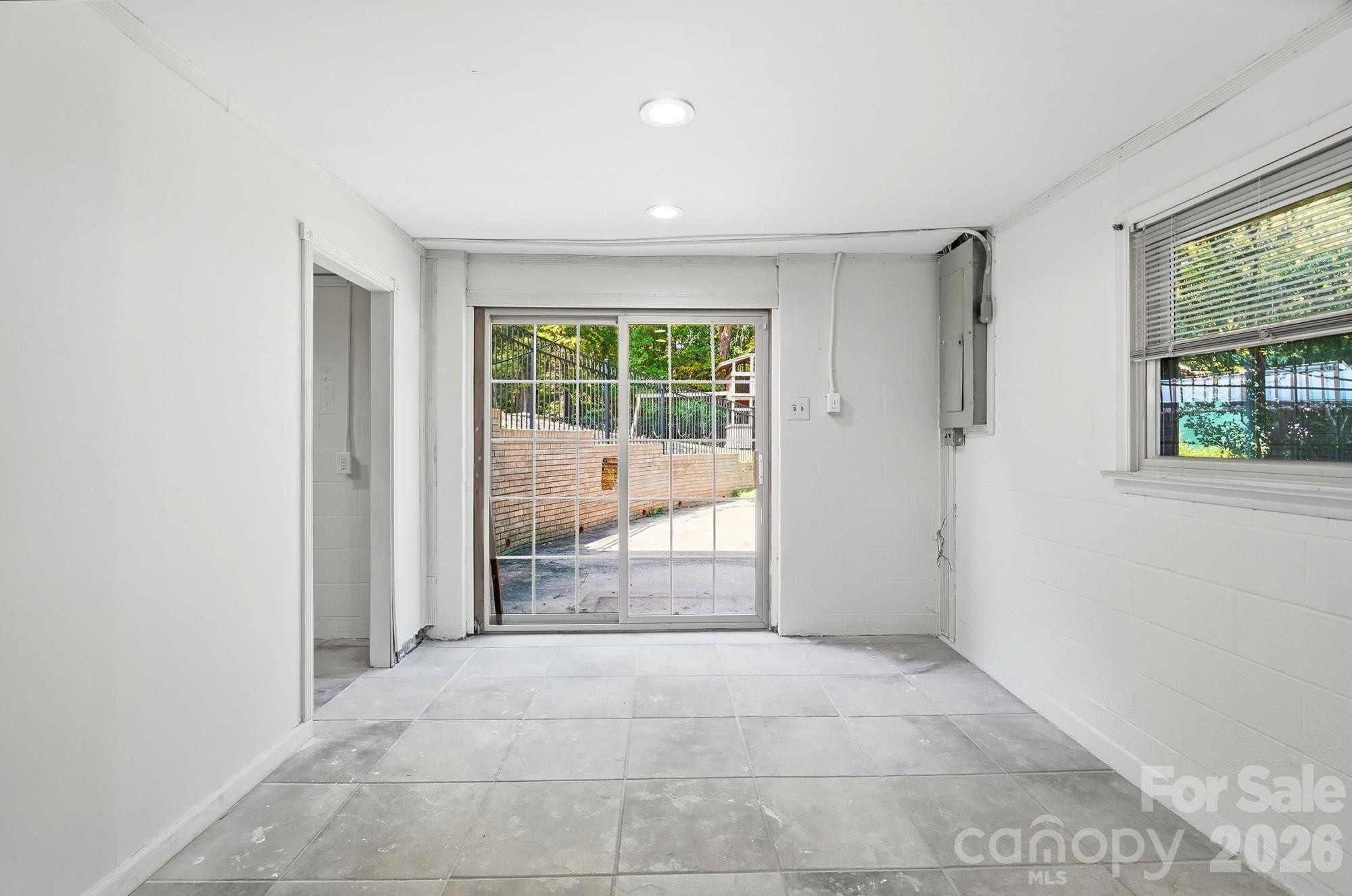213 Lakeview Drive Property Photo 26