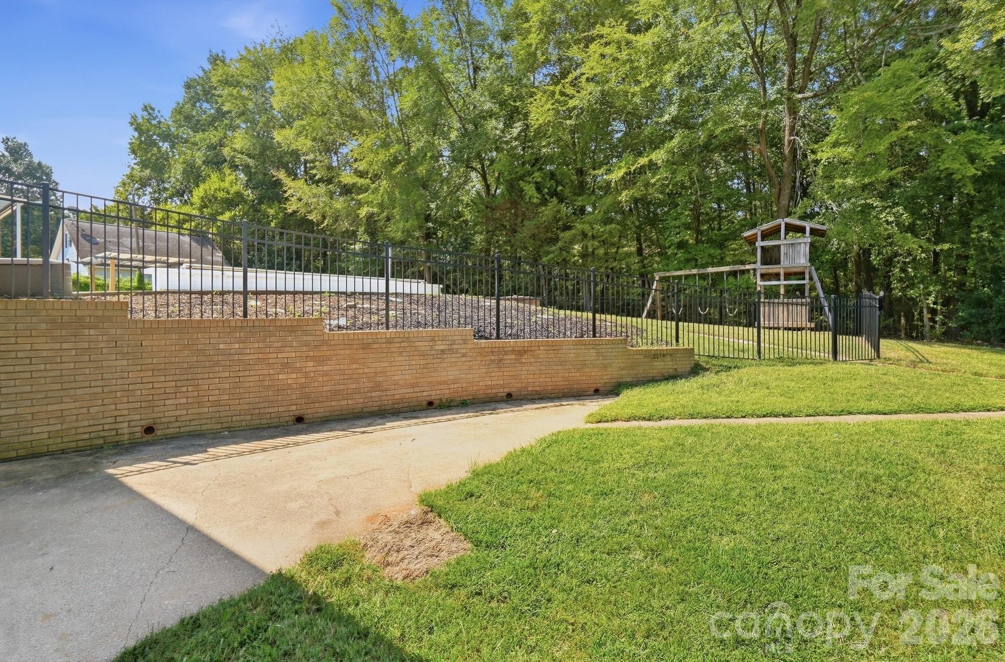 213 Lakeview Drive Property Photo 38