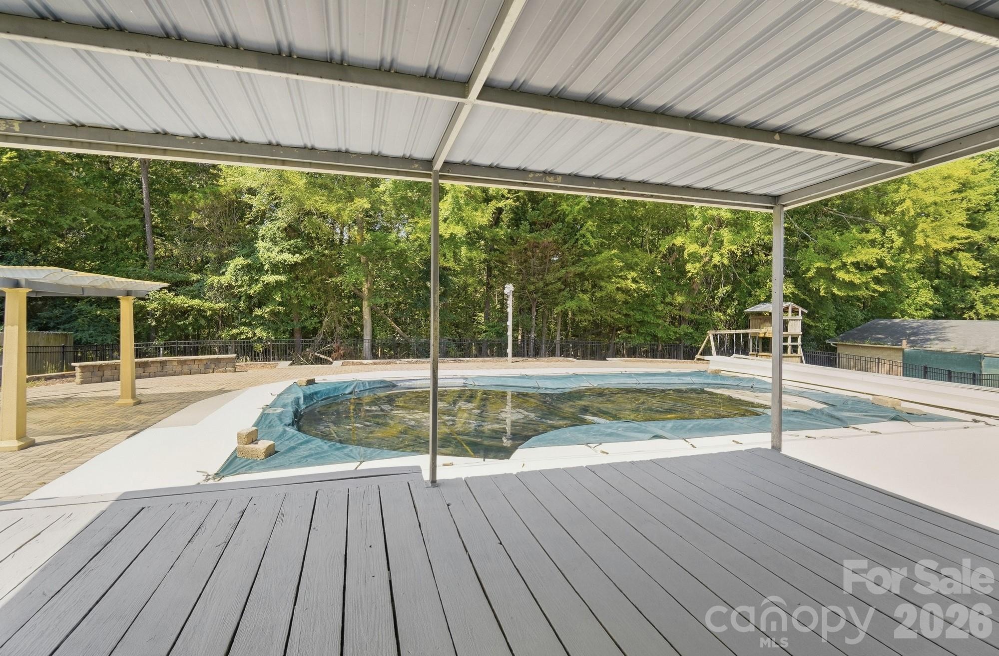 213 Lakeview Drive Property Photo 40