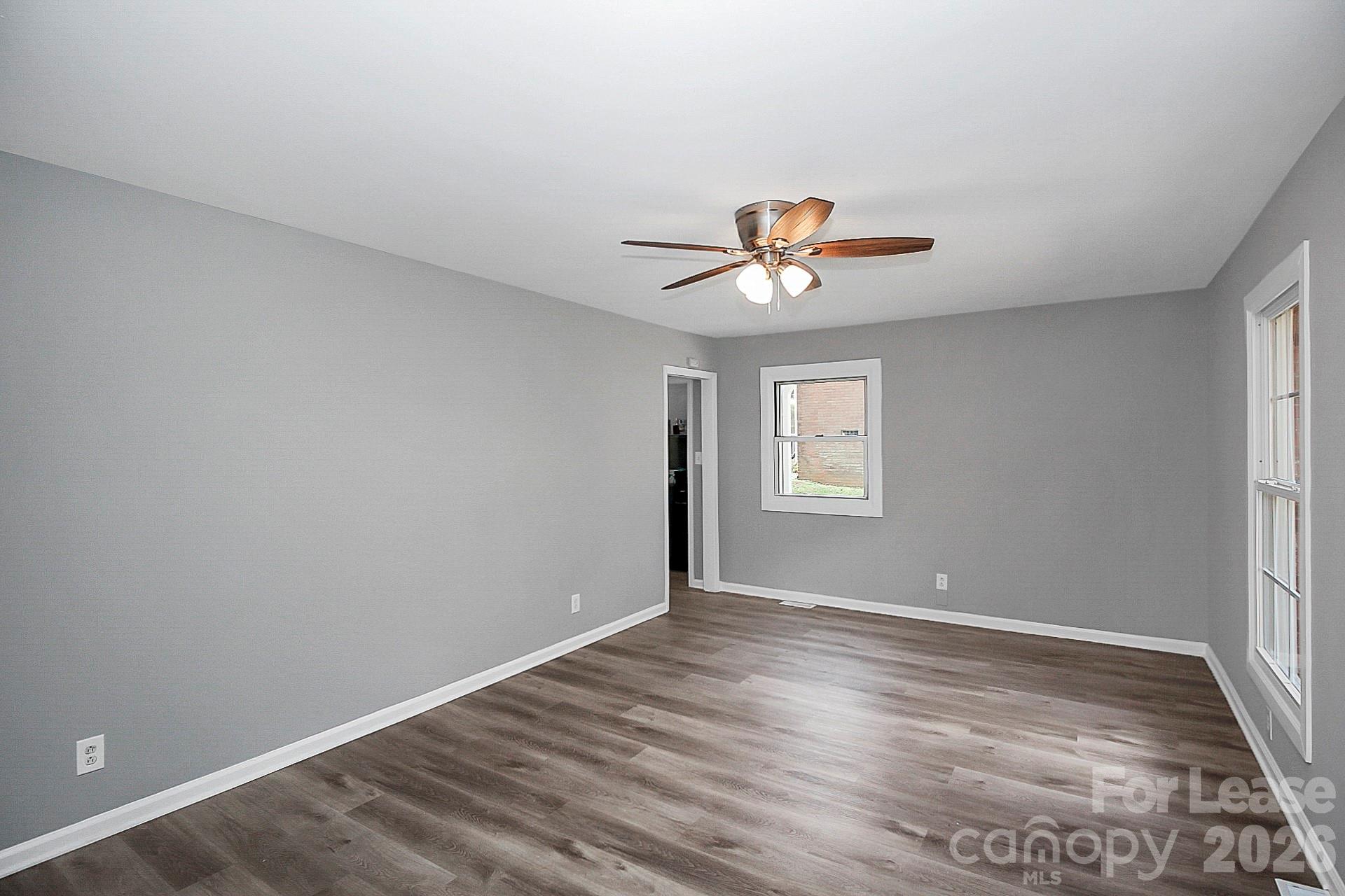 2310 Eastview Circle Property Photo 5