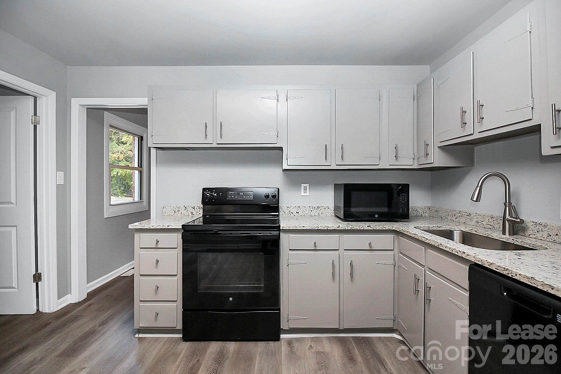 2310 Eastview Circle Property Photo 8
