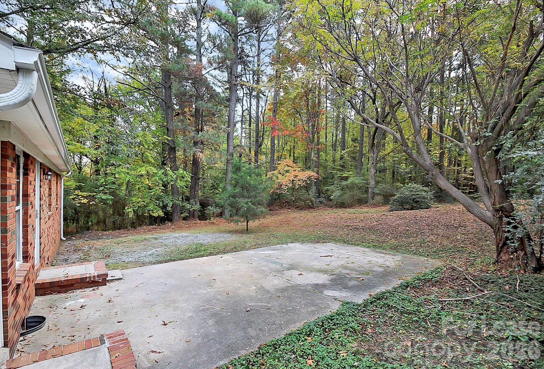 2310 Eastview Circle Property Photo 23