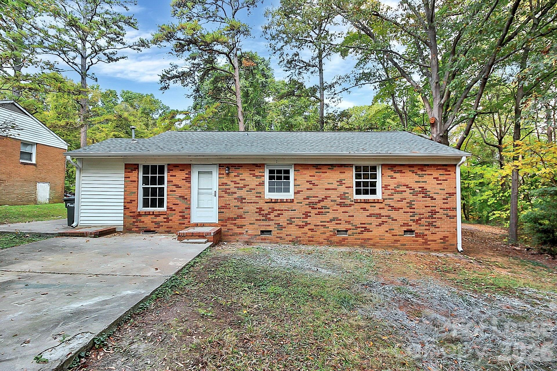 2310 Eastview Circle Property Photo 24