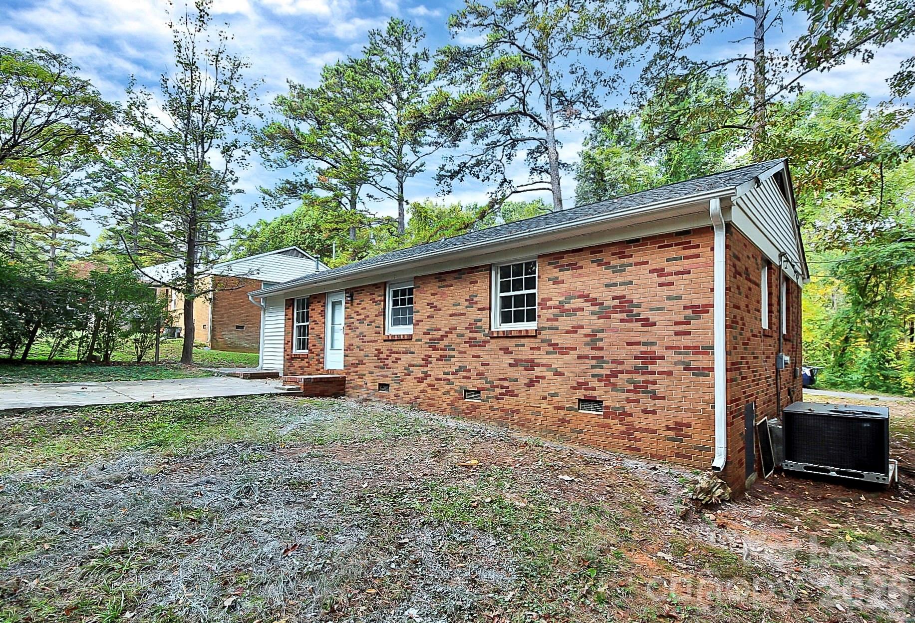 2310 Eastview Circle Property Photo 25