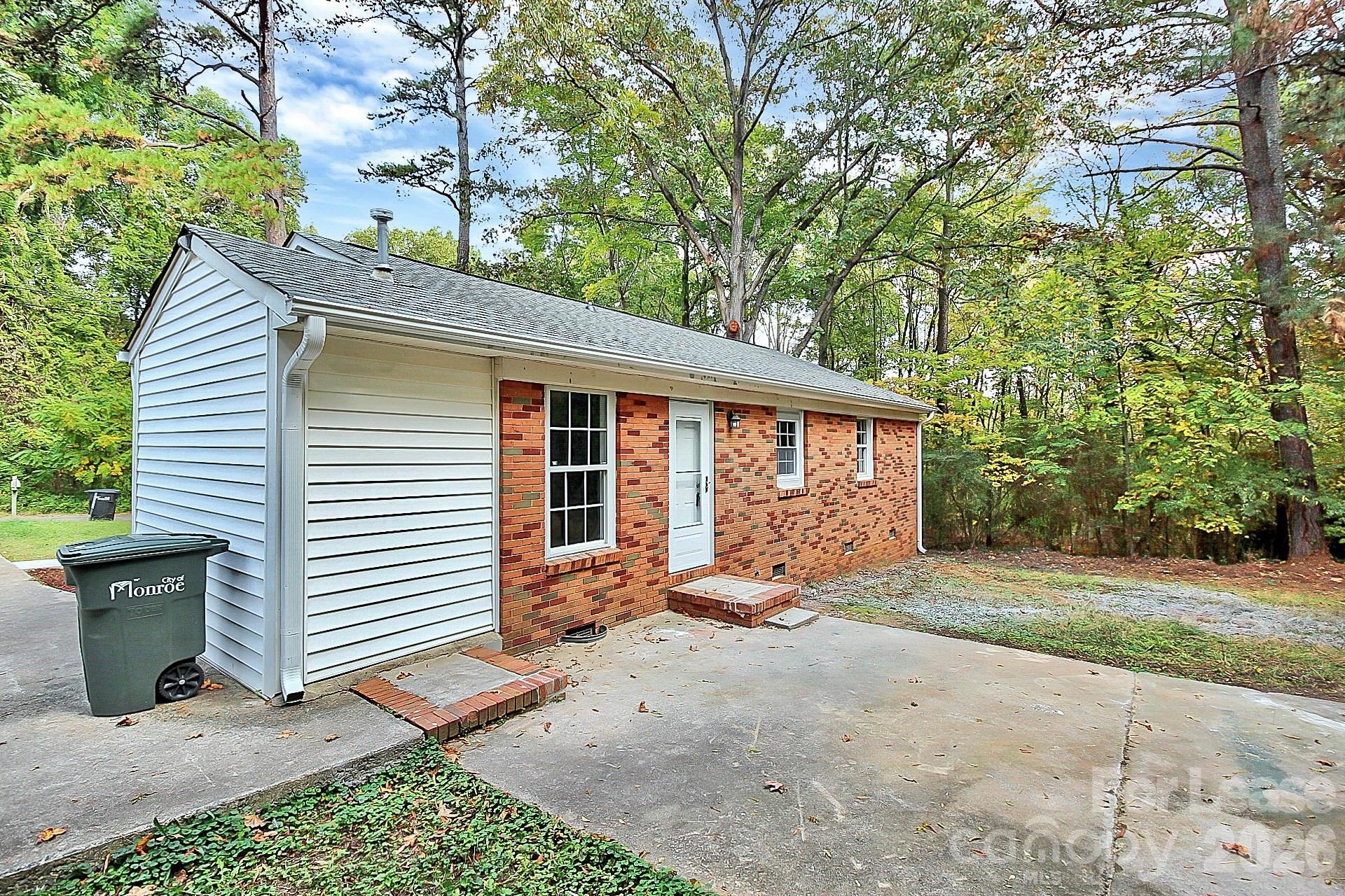 2310 Eastview Circle Property Photo 26