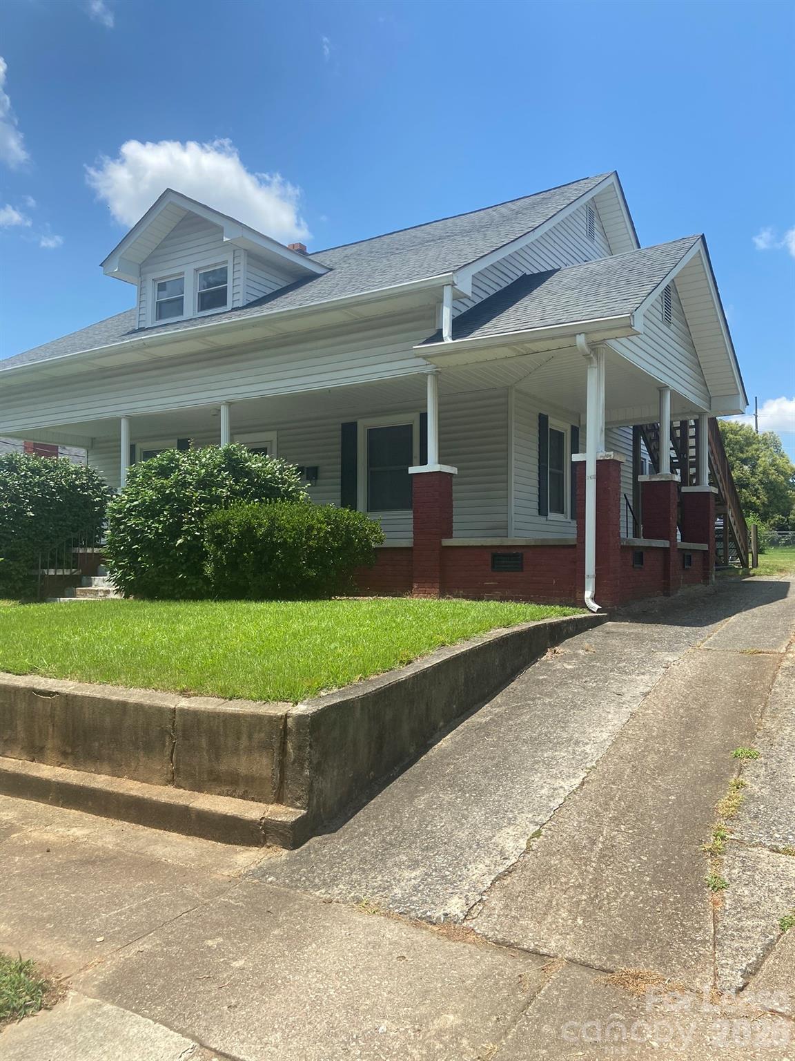 14 Douglas Avenue Property Photo 1