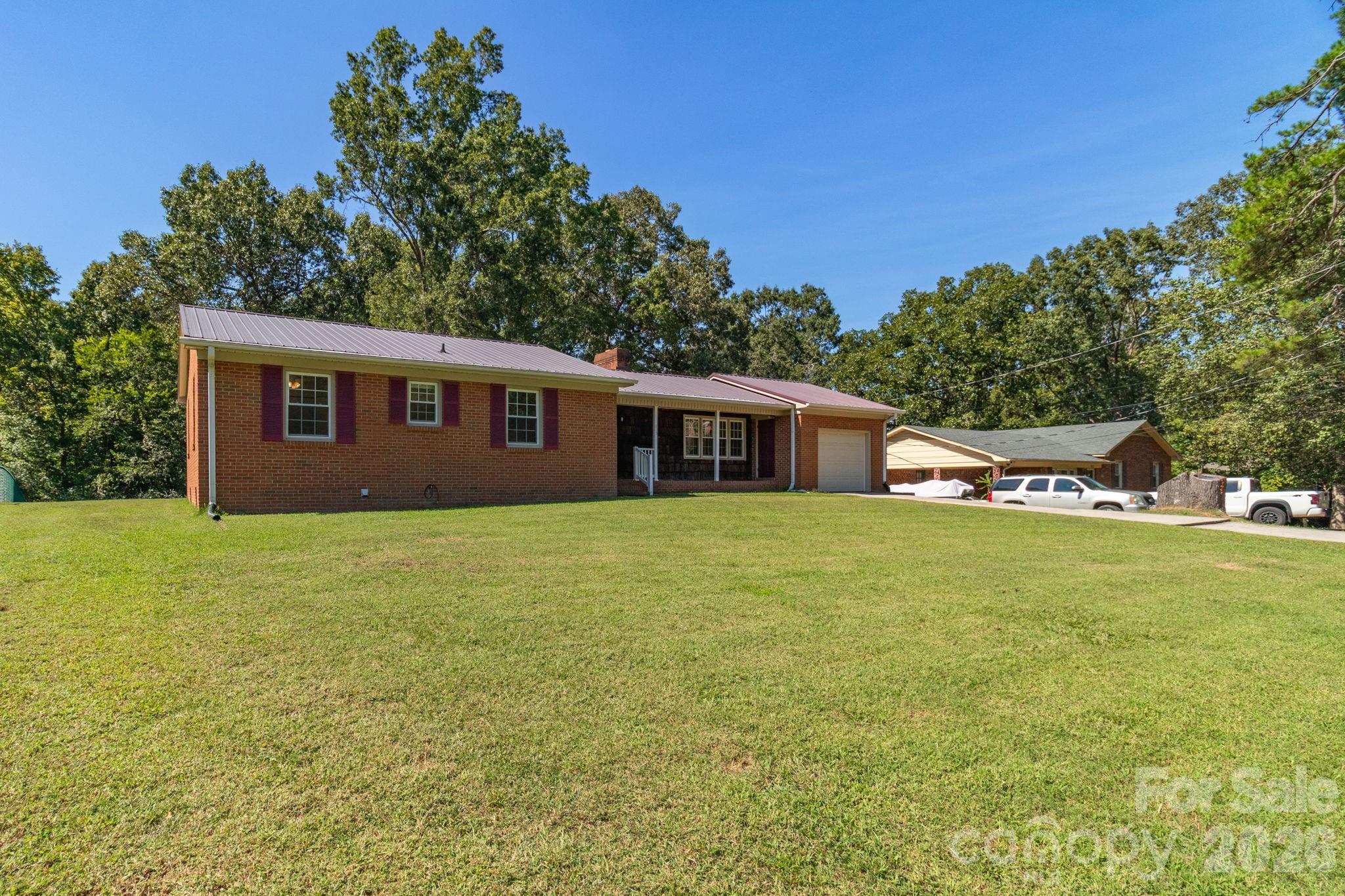 115 Monroe Drive Property Photo 4