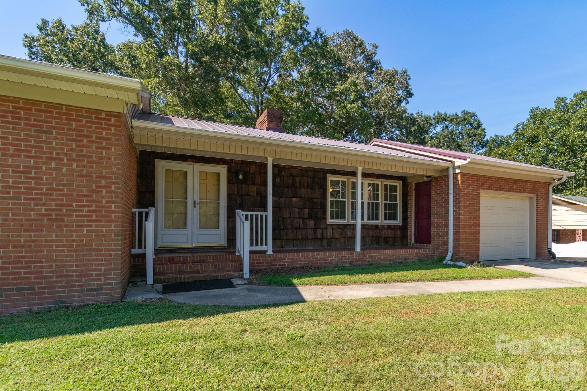 115 Monroe Drive Property Photo 5