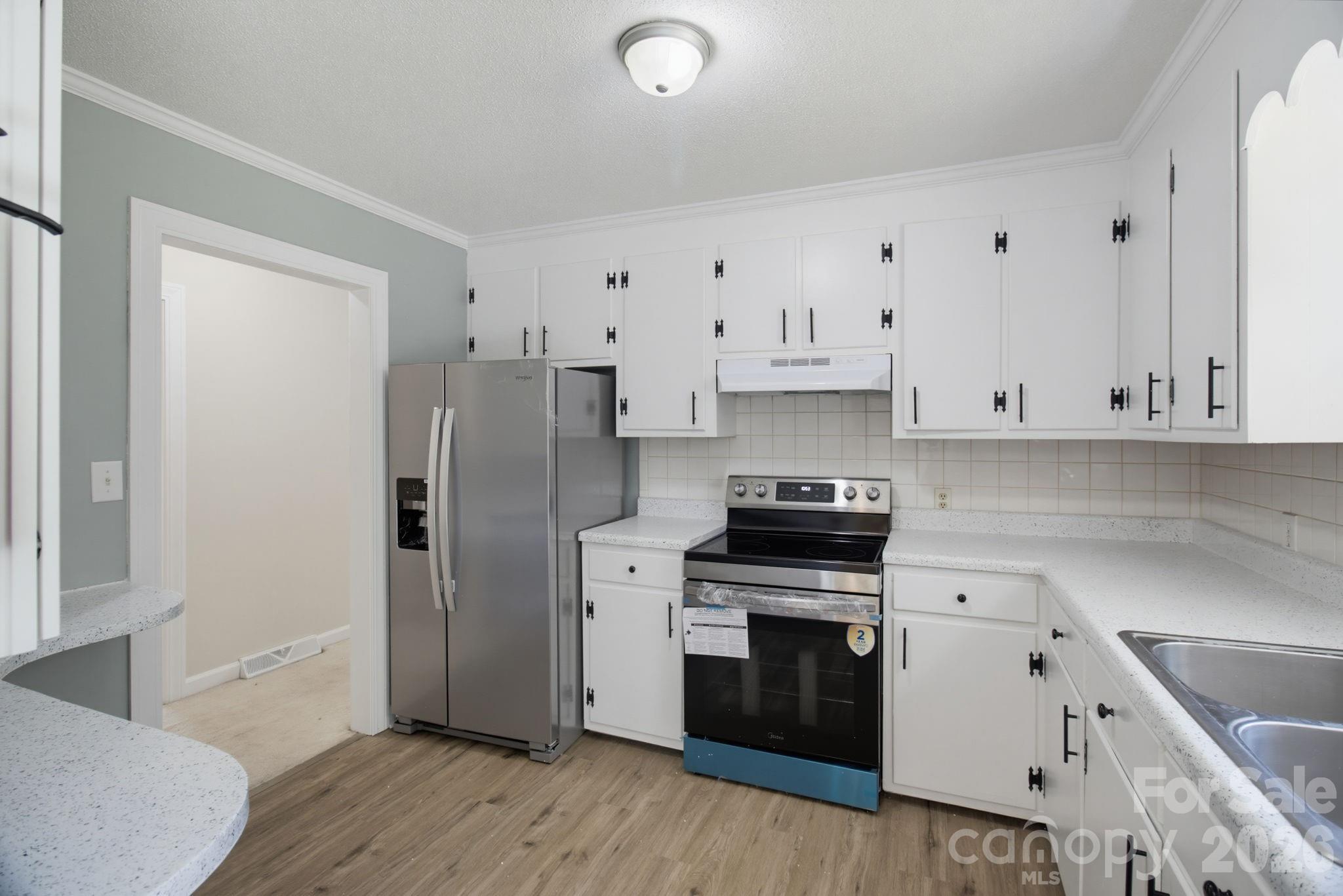 115 Monroe Drive Property Photo 13