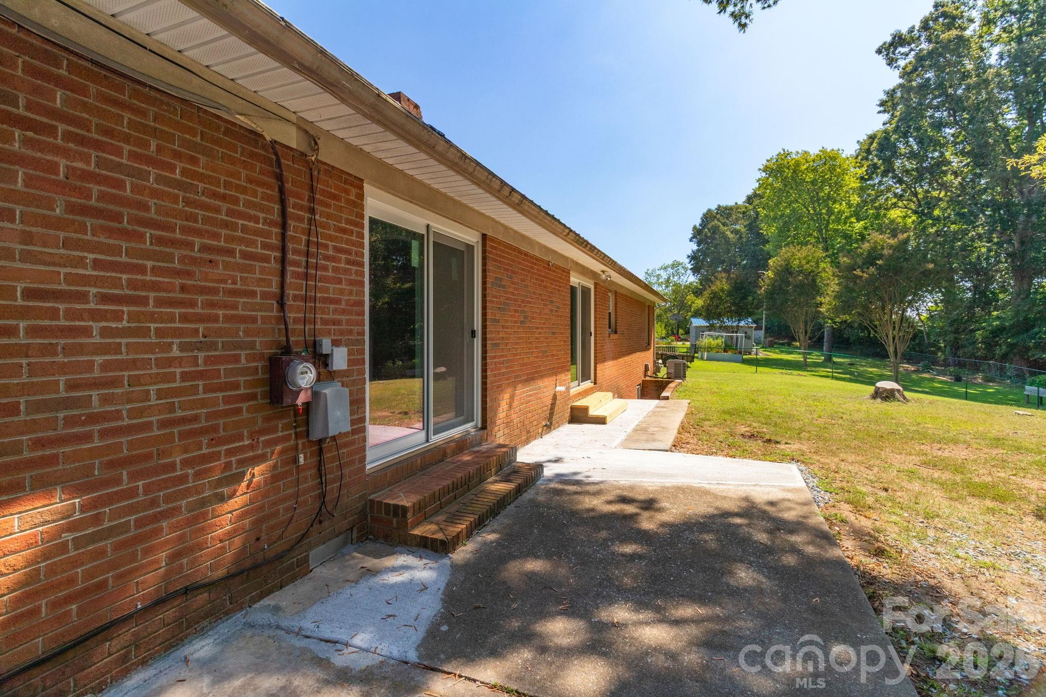 115 Monroe Drive Property Photo 27