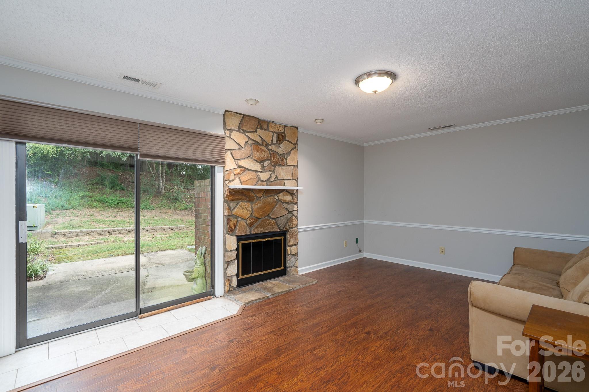 460 Camrose Circle Property Photo 3