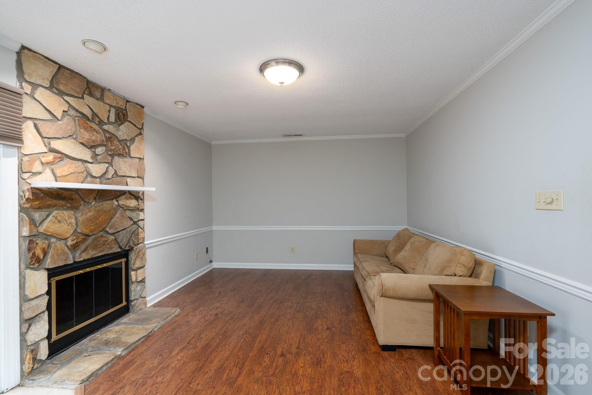 460 Camrose Circle Property Photo 4
