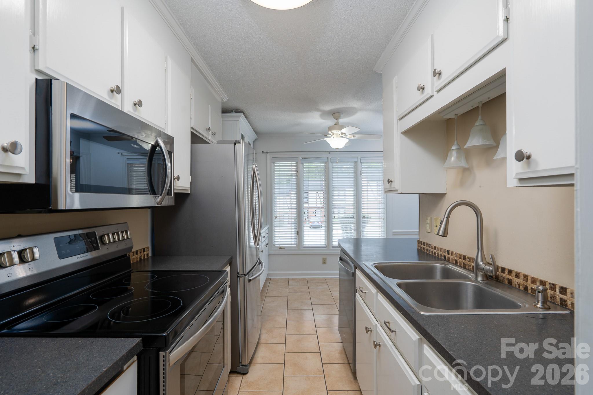 460 Camrose Circle Property Photo 5