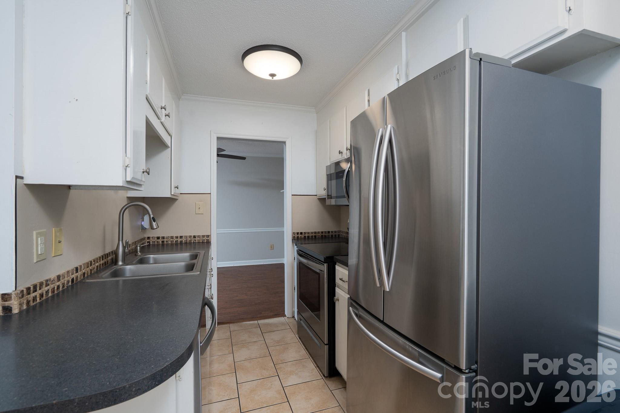 460 Camrose Circle Property Photo 6
