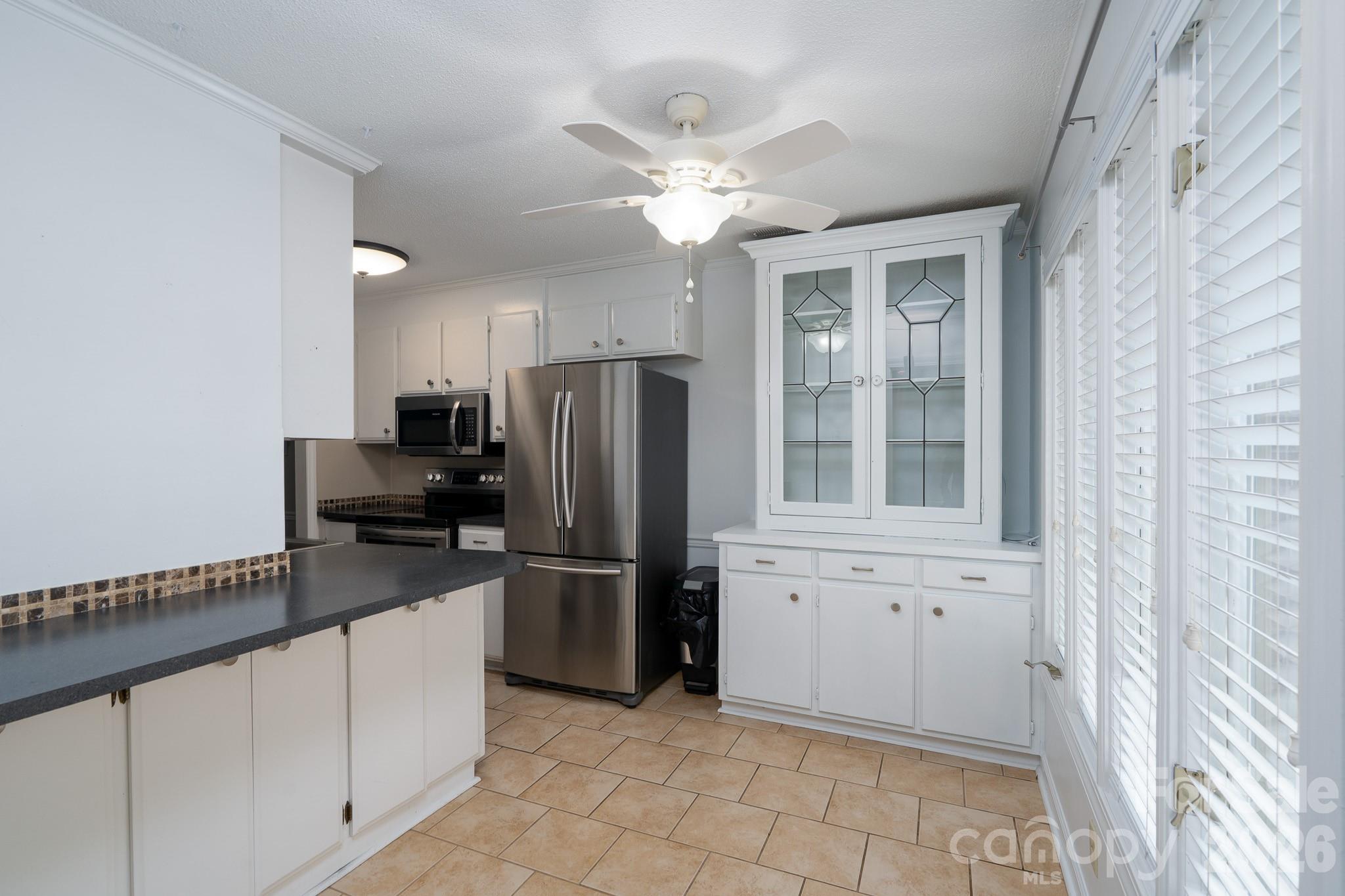 460 Camrose Circle Property Photo 7