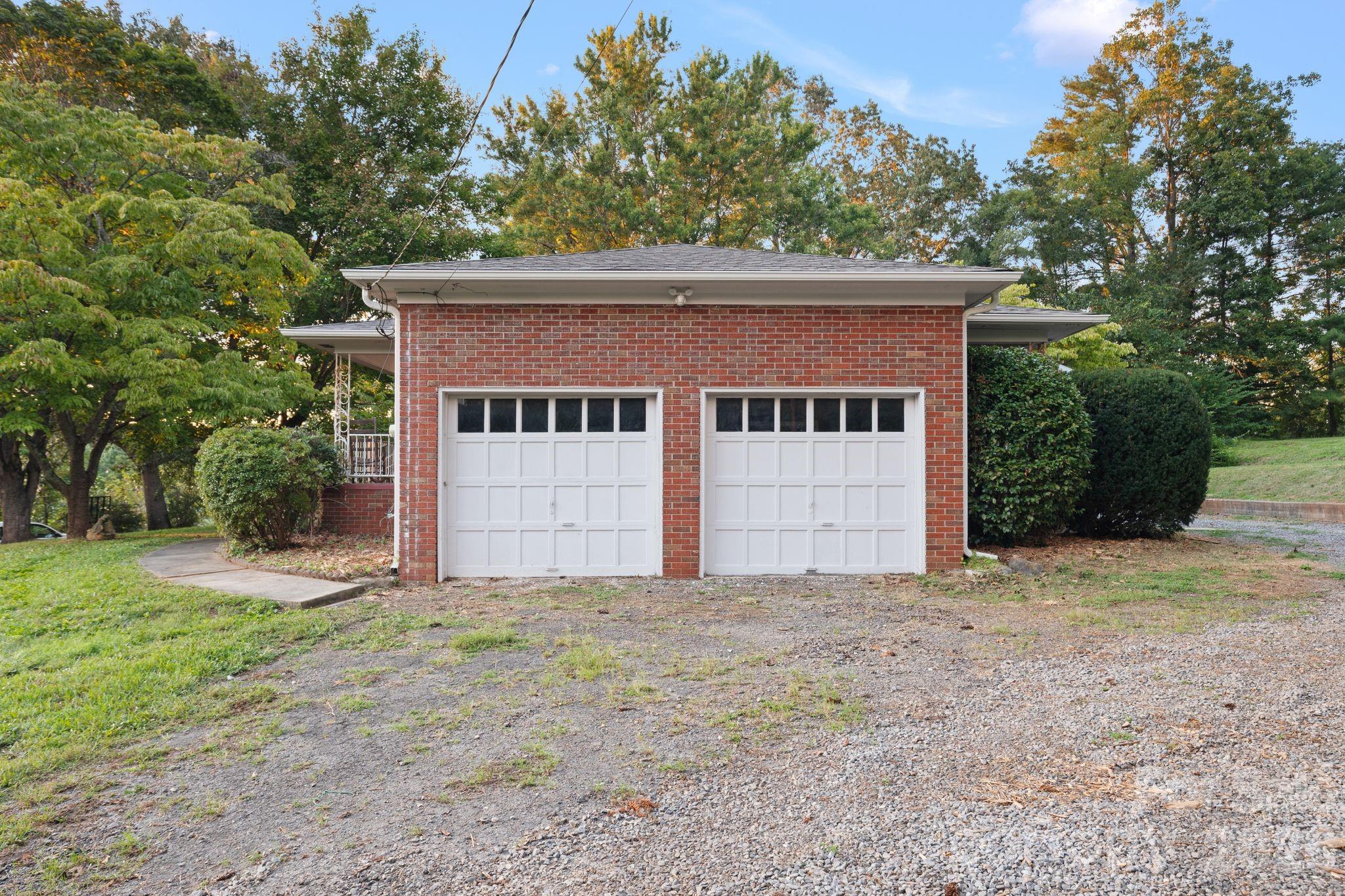 1452 Sweeten Creek Road Property Photo 34