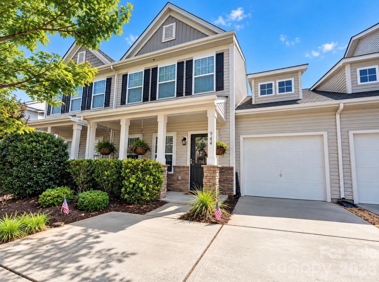 944 Summerlake Drive