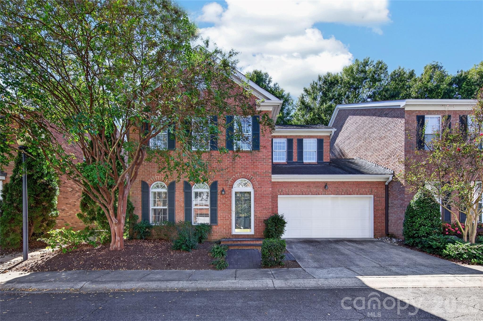 9169 Bonnie Briar Circle Property Photo 1
