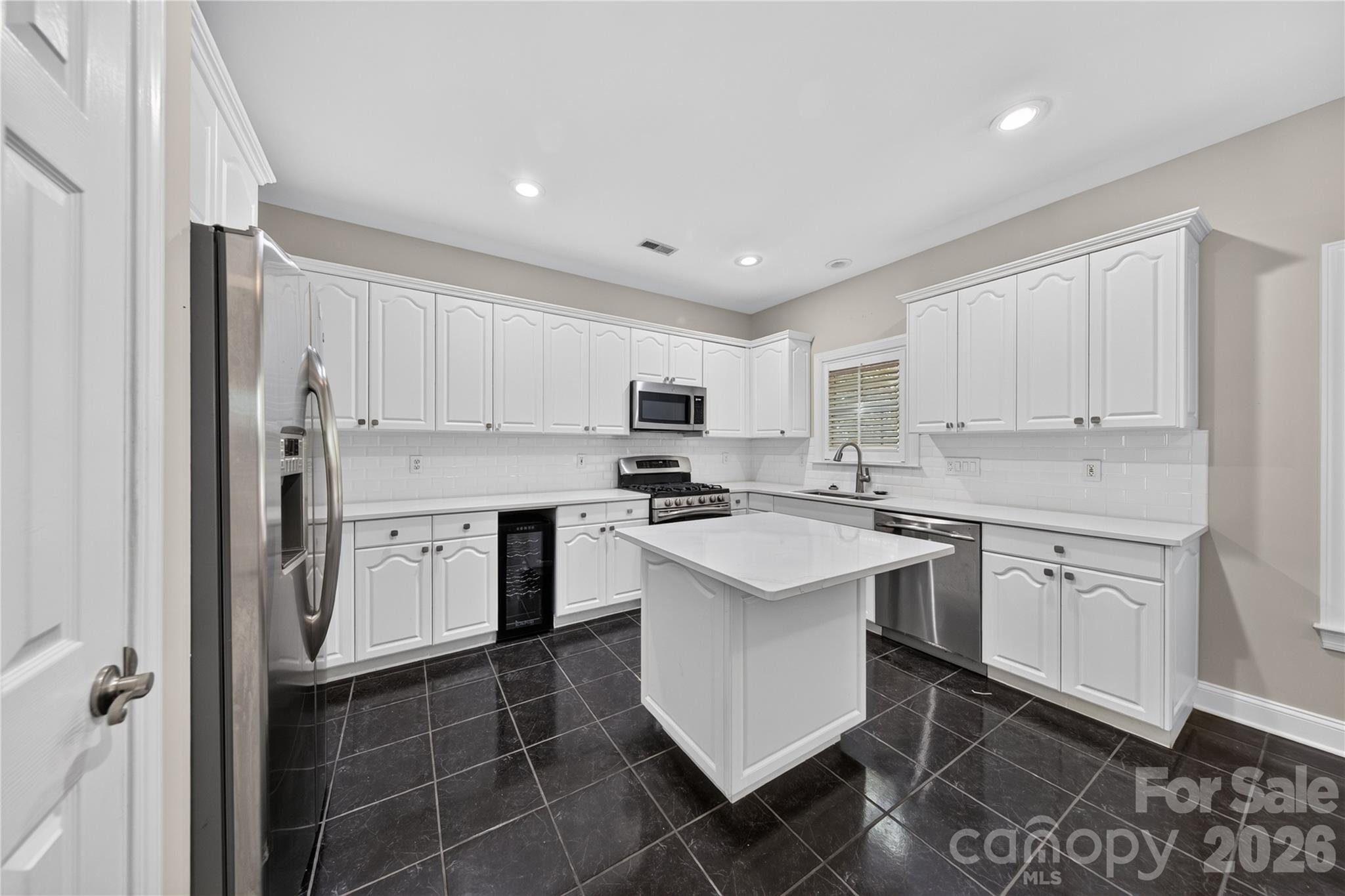 9169 Bonnie Briar Circle Property Photo 12