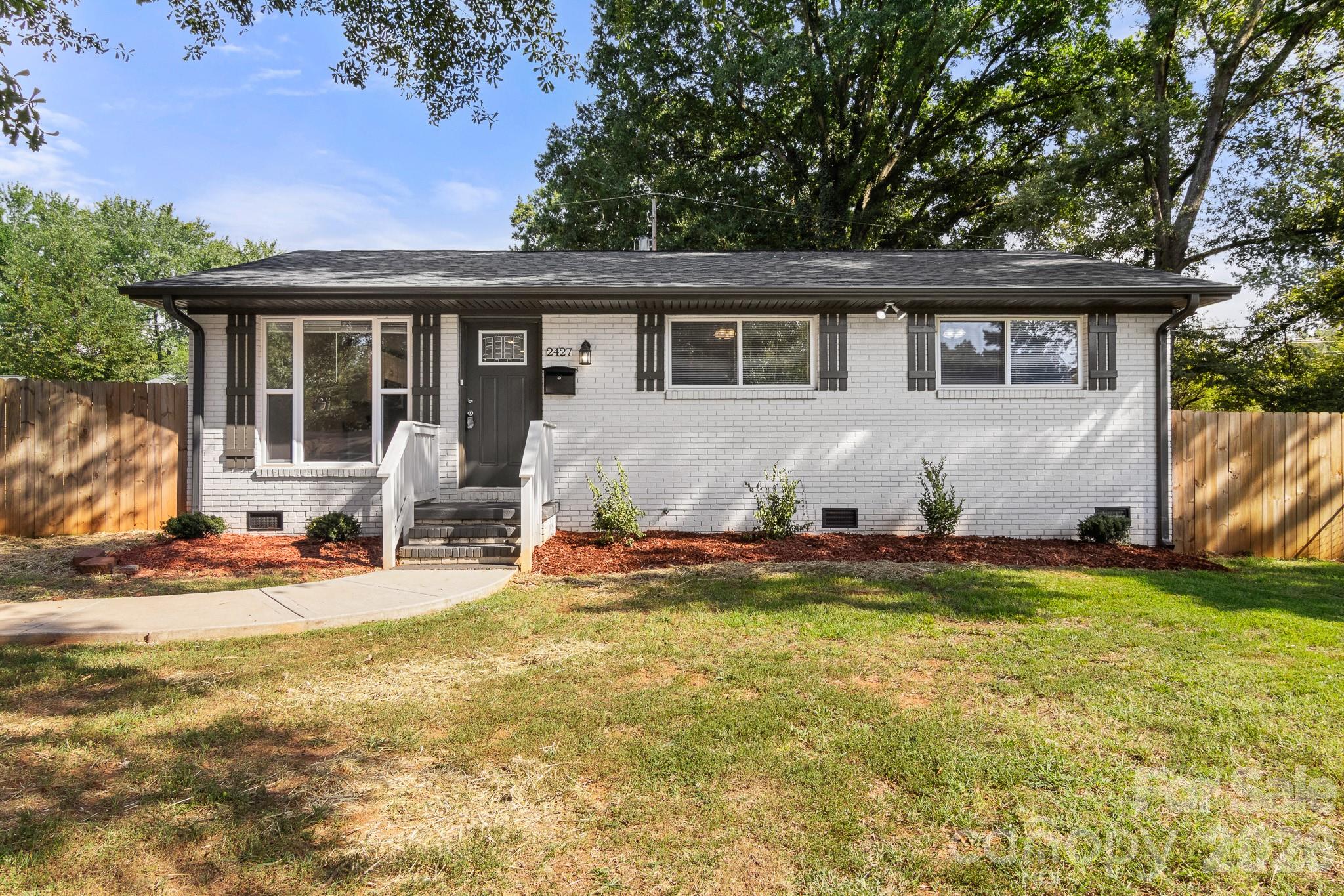 2427 Carrington Court Property Photo 1