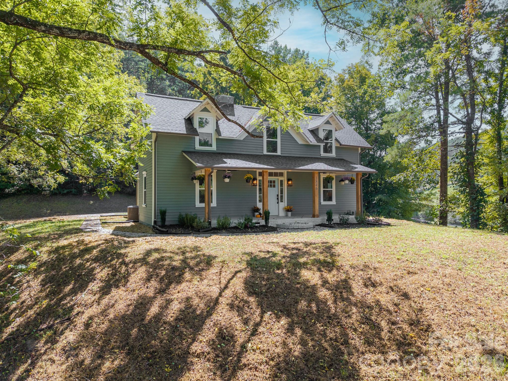 1846 Sunset Farms Road Property Photo 1