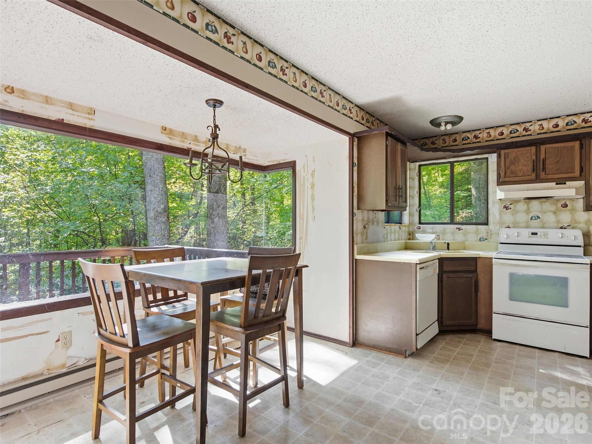 151 Tiger Lily Lane Property Photo 10