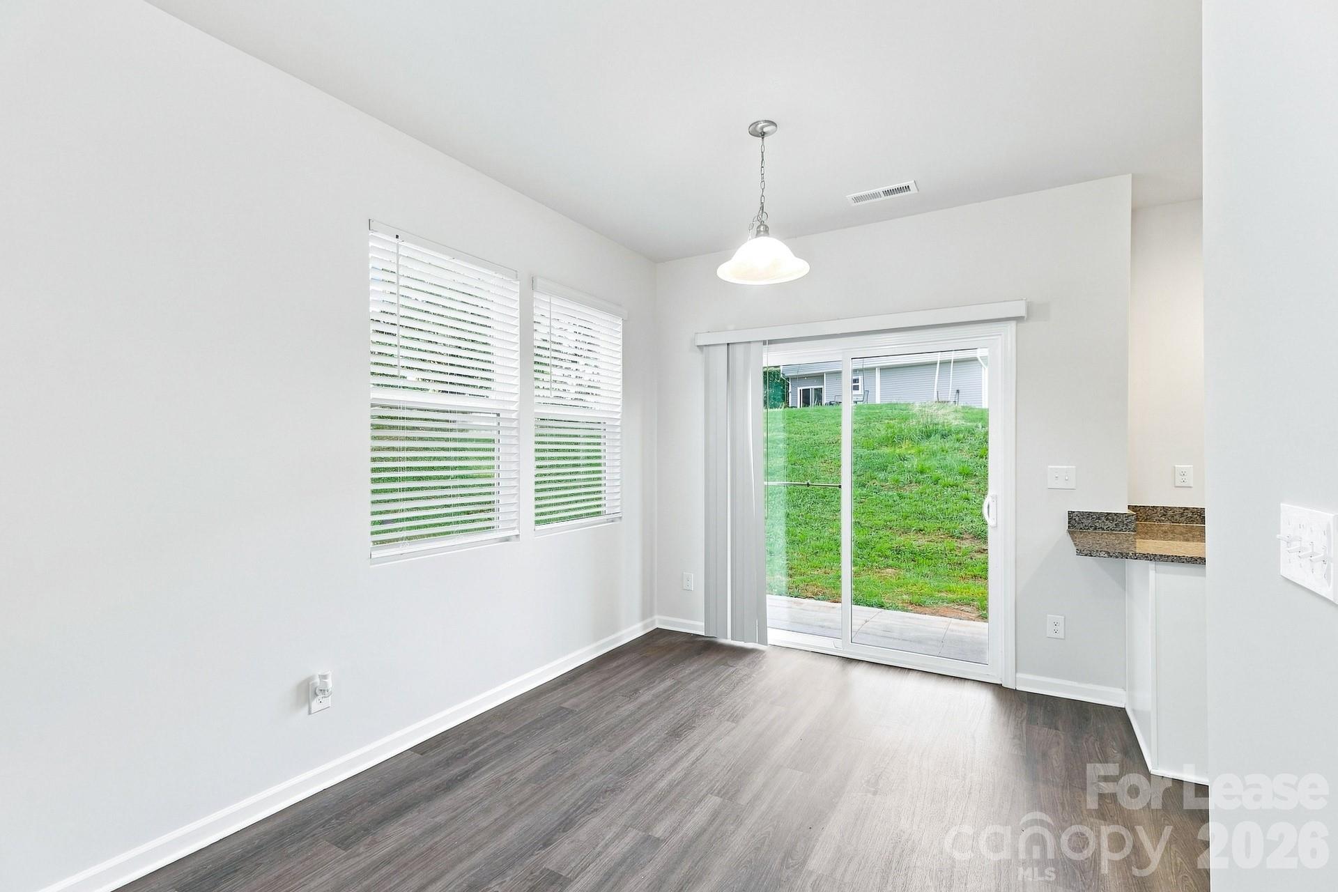 233 W Grover Street Property Photo 6