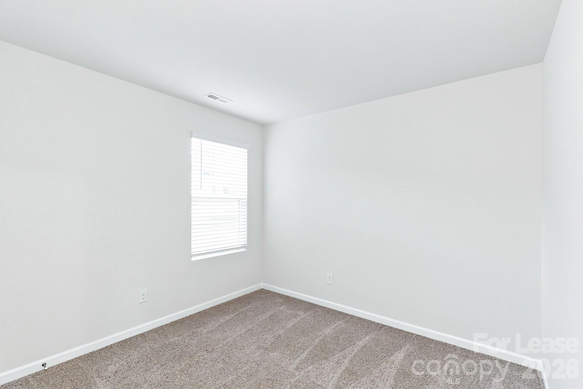 233 W Grover Street Property Photo 10