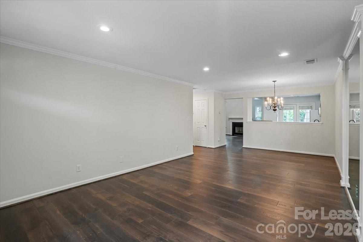 9022 Roseton Lane Property Photo 4
