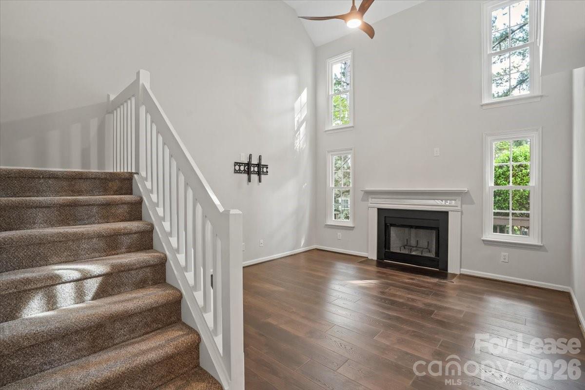 9022 Roseton Lane Property Photo 8