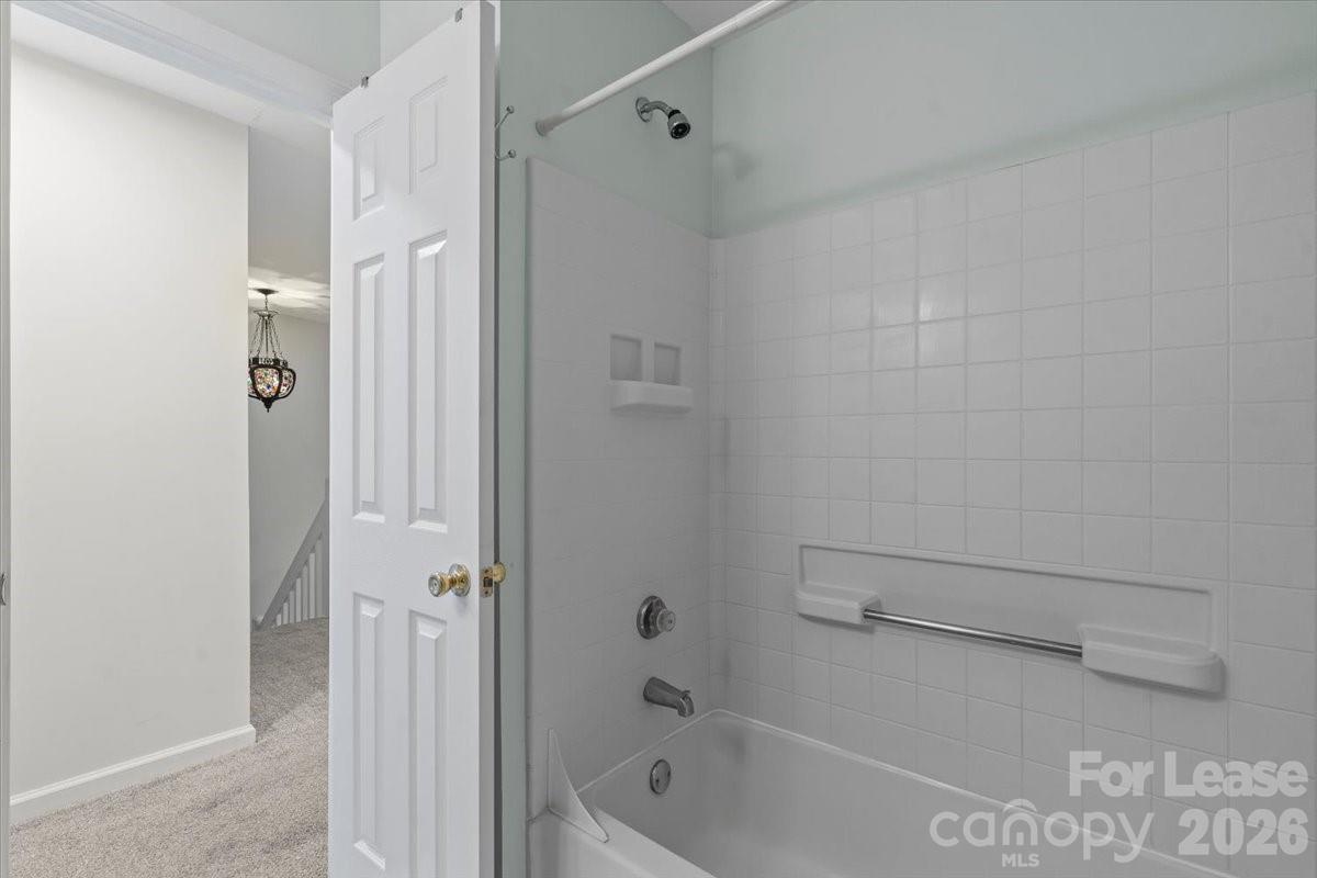 9022 Roseton Lane Property Photo 20