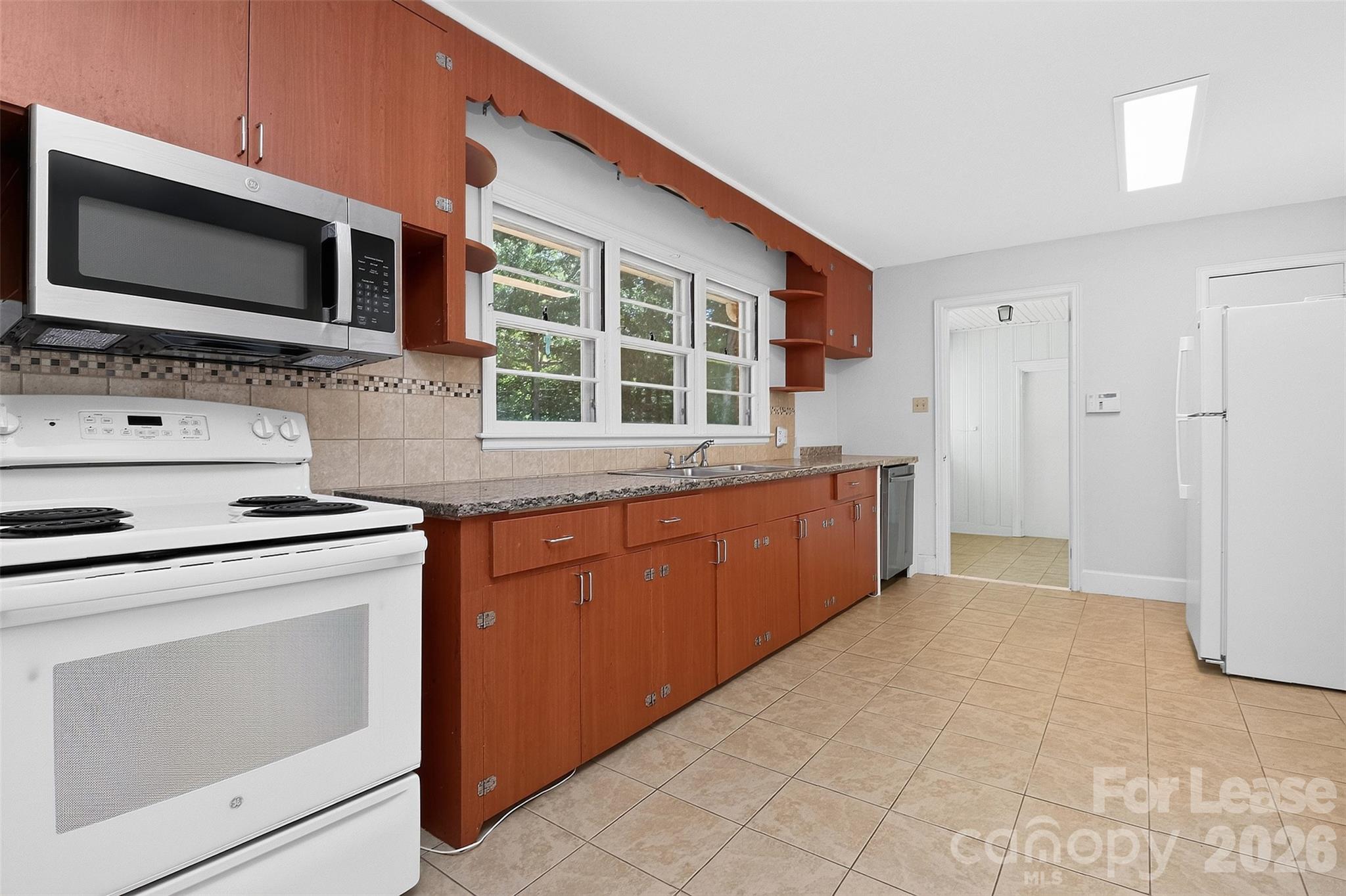 6038 Preston Lane Property Photo 5