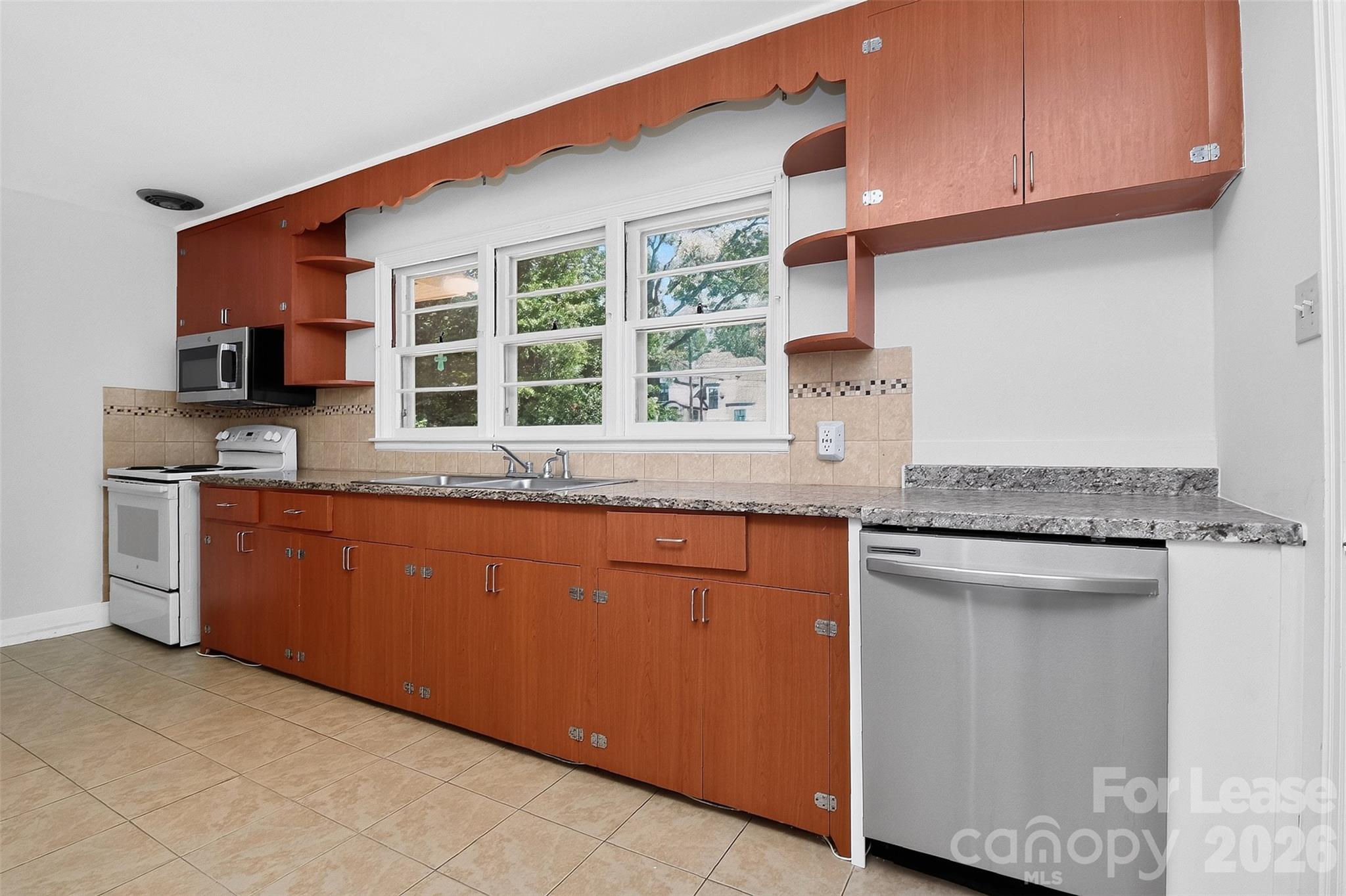 6038 Preston Lane Property Photo 10