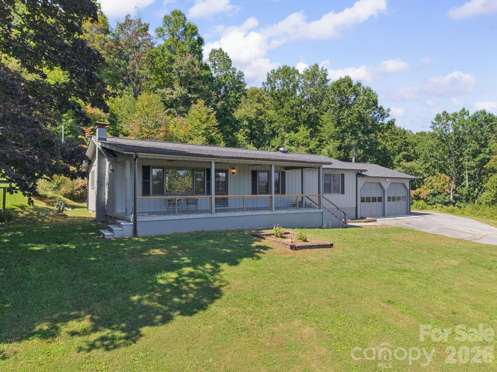 727 E Lyda Road Property Photo 1