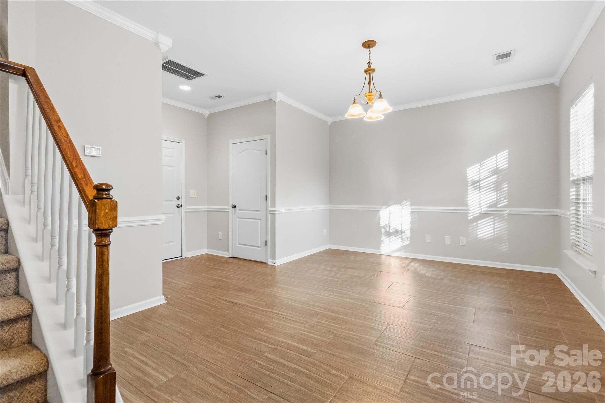 10710 Kemptown Square Square Property Photo 3
