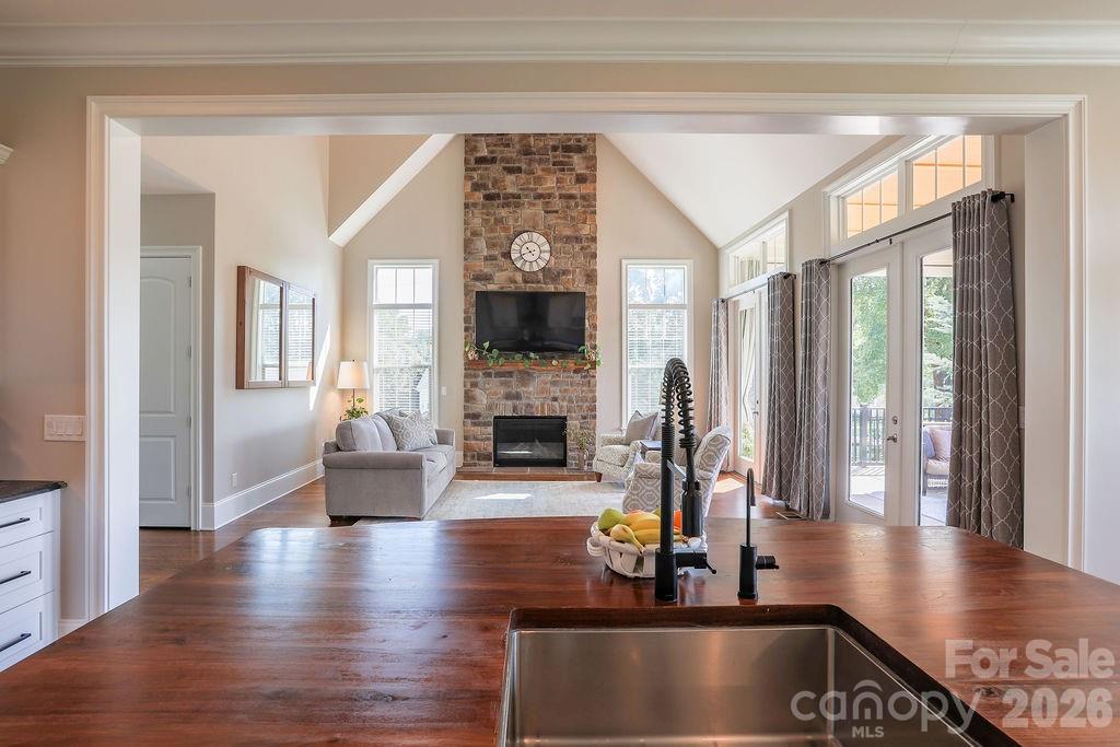 7996 Malibu Pointe Lane Property Photo 14