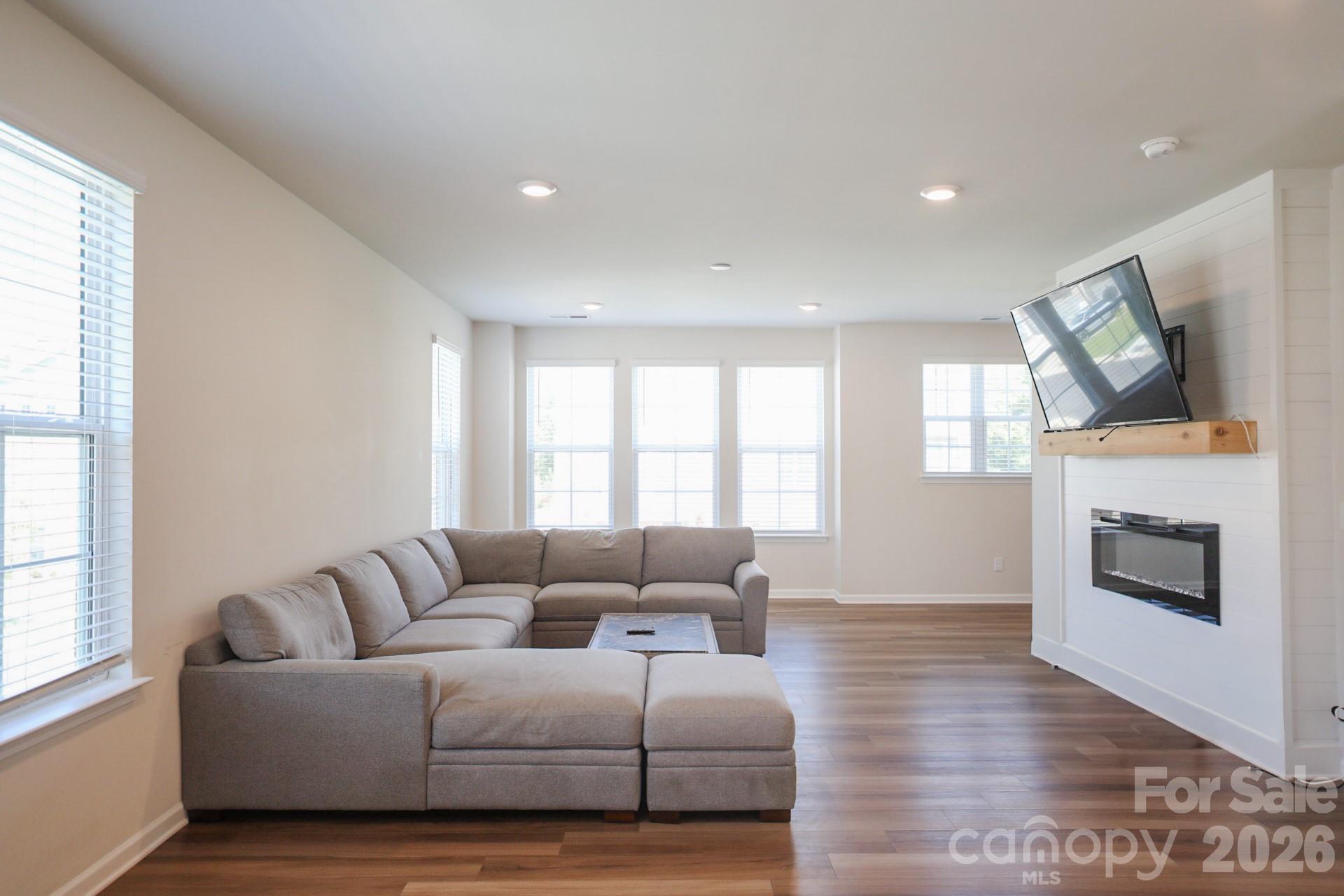 15025 Camus Court Property Photo 8