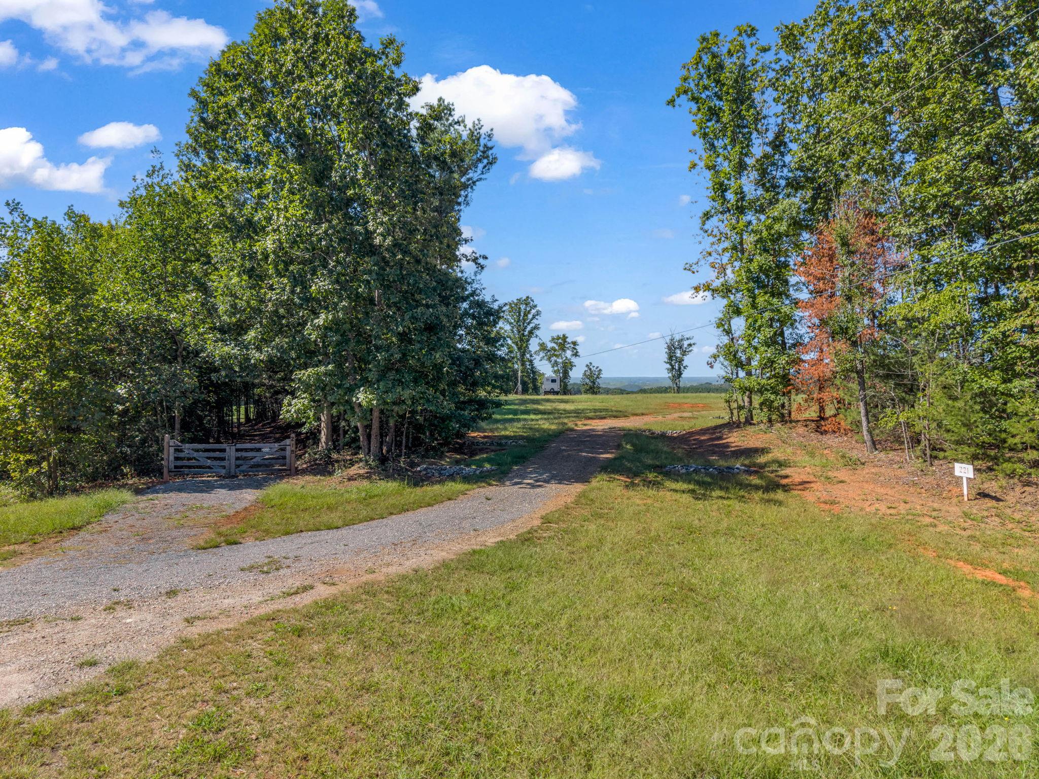 221, 219 Mcneilly Road Property Photo 1