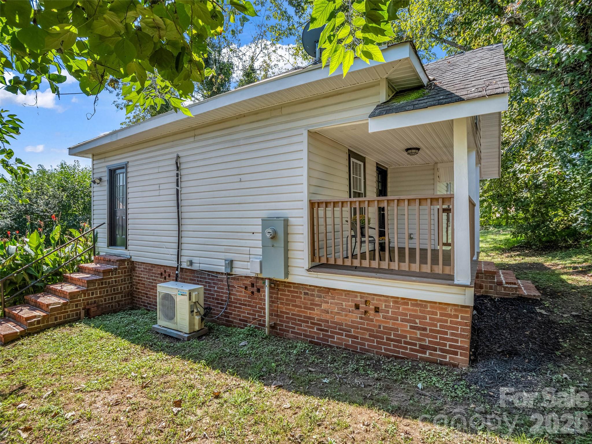 795 W Tate Street Property Photo 5