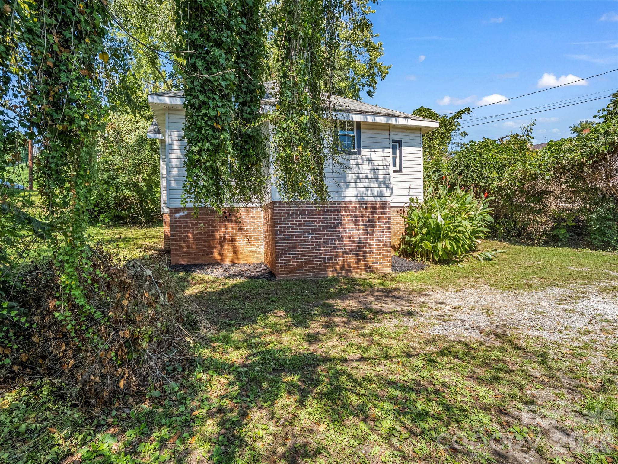 795 W Tate Street Property Photo 8