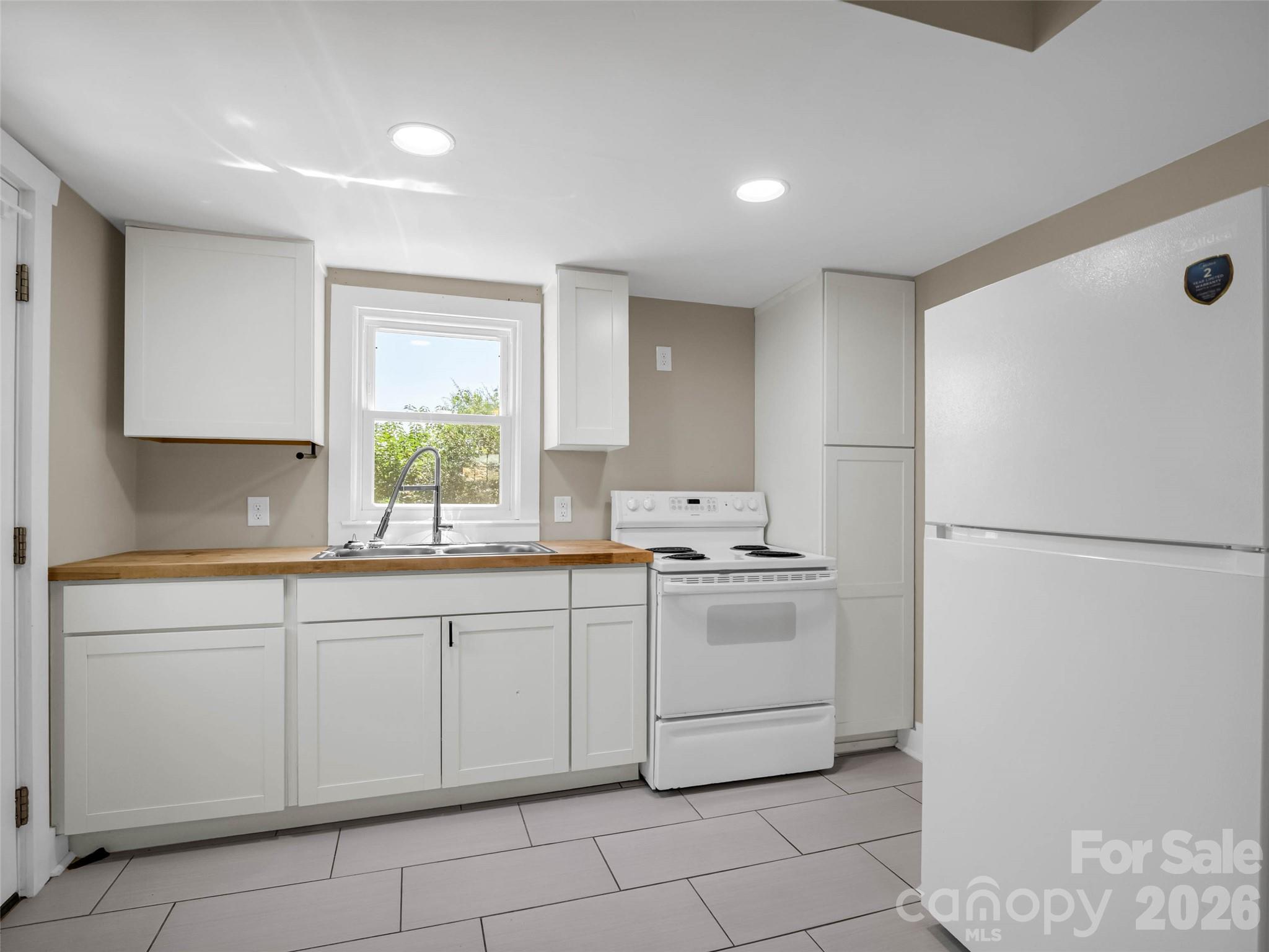 795 W Tate Street Property Photo 16
