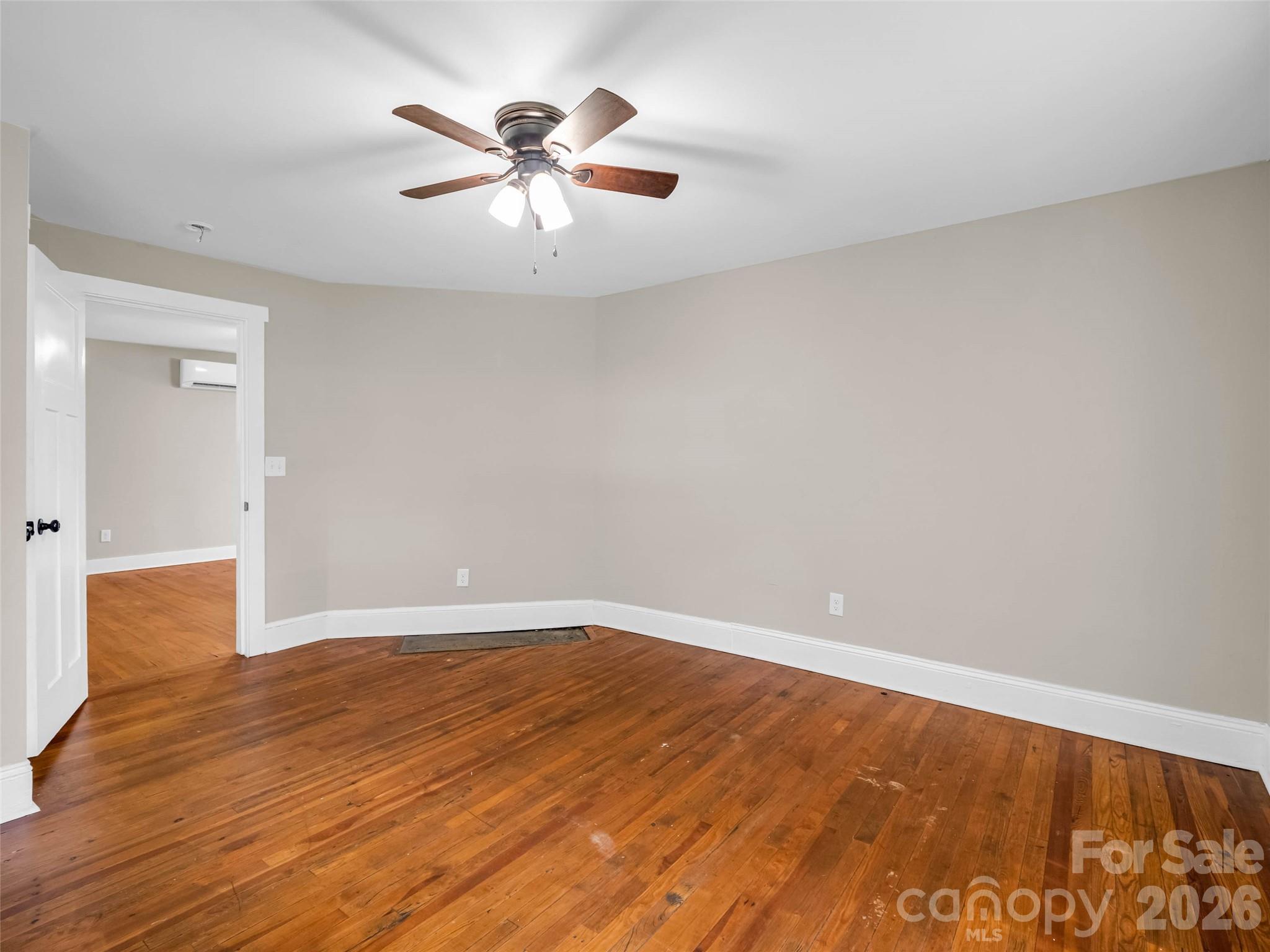 795 W Tate Street Property Photo 20