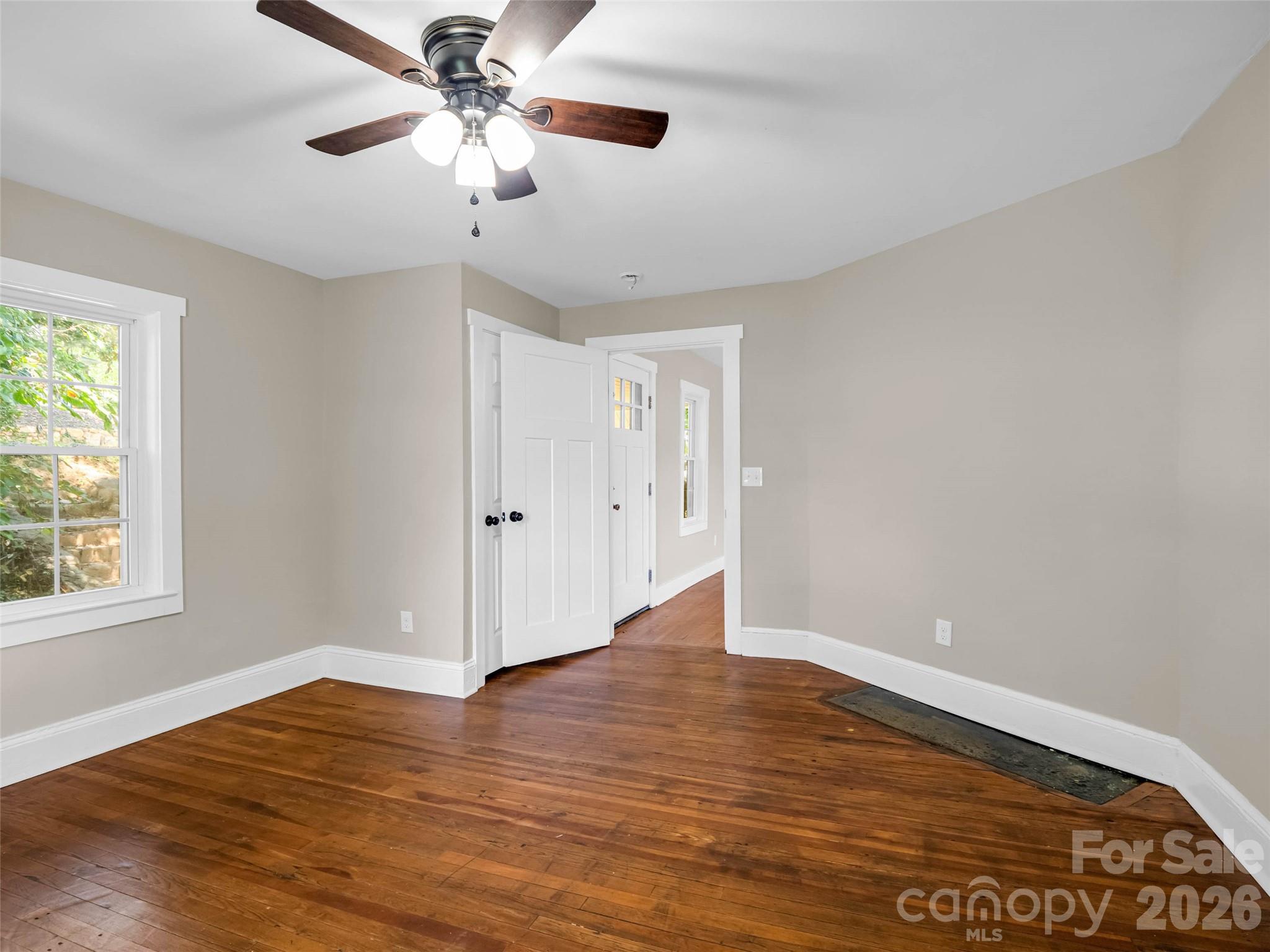795 W Tate Street Property Photo 21