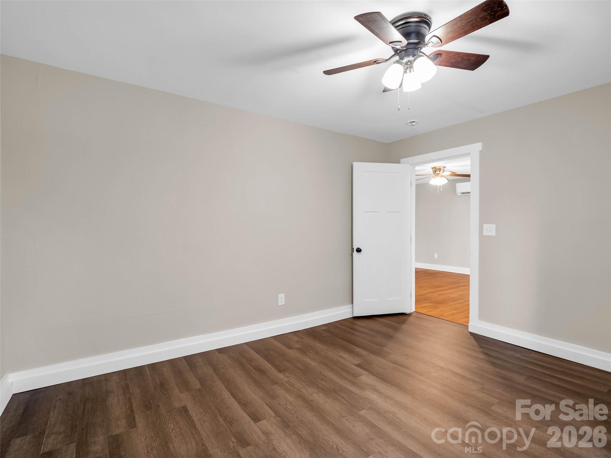 795 W Tate Street Property Photo 23